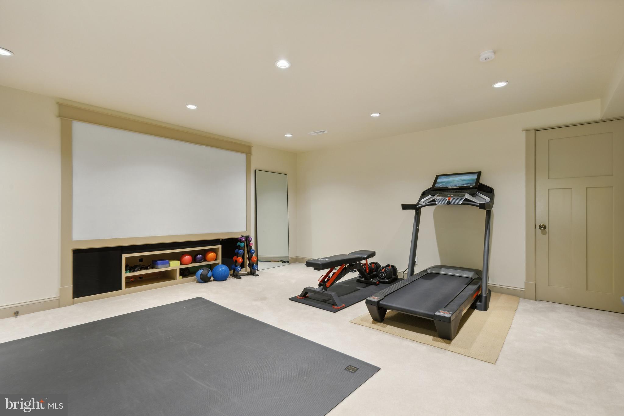 WILLOWMEADE - Residential