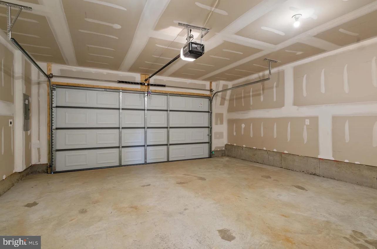 RENN QUARTER - Residential Lease