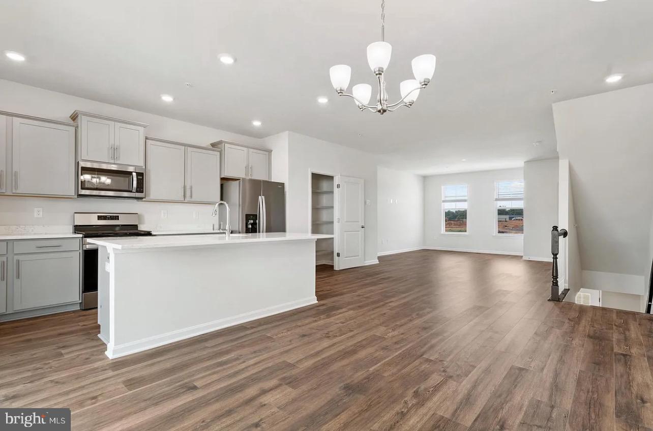 RENN QUARTER - Residential Lease