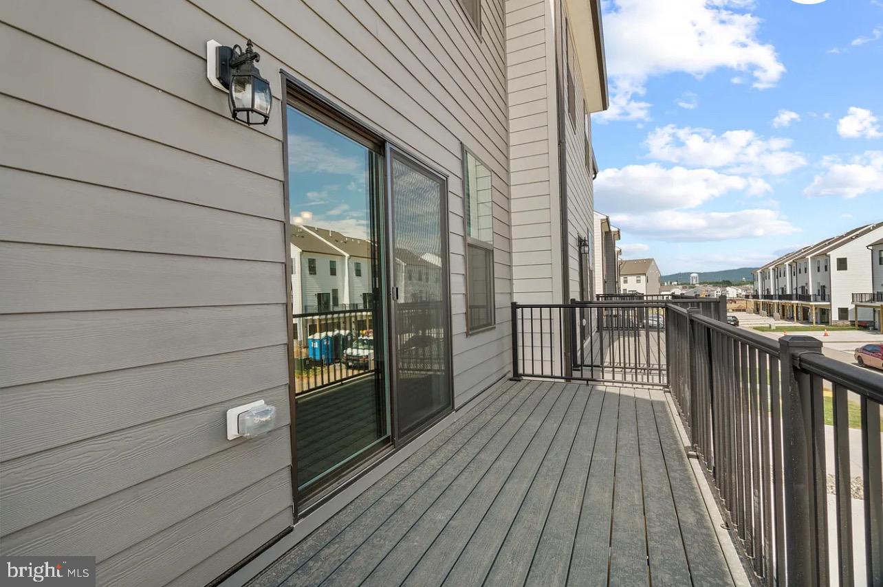 RENN QUARTER - Residential Lease