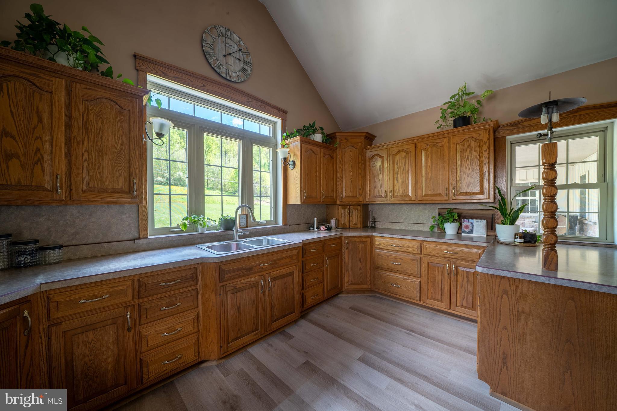 6784 RACCOON VALLEY ROAD