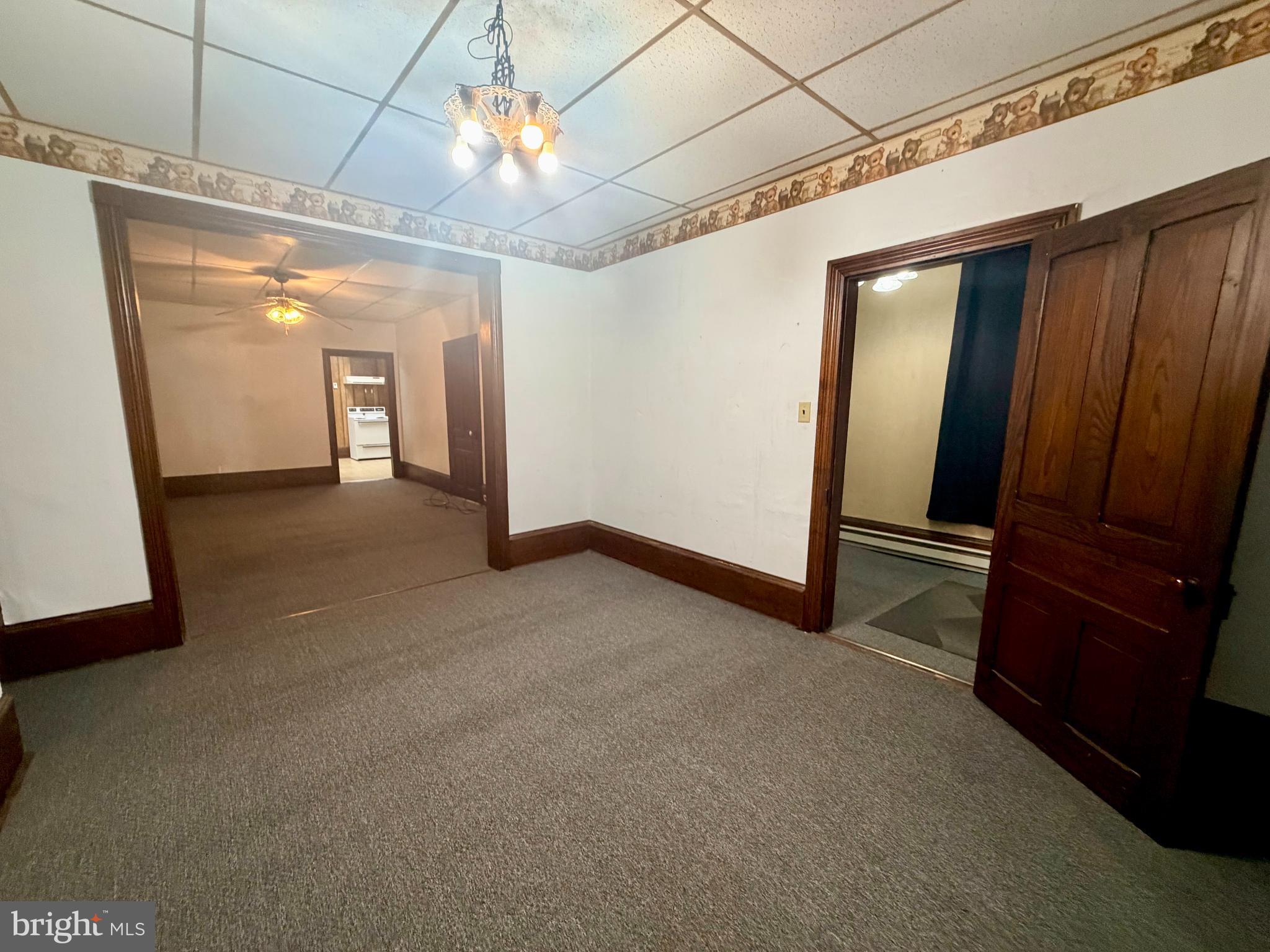 124 LINCOLN WAY WEST