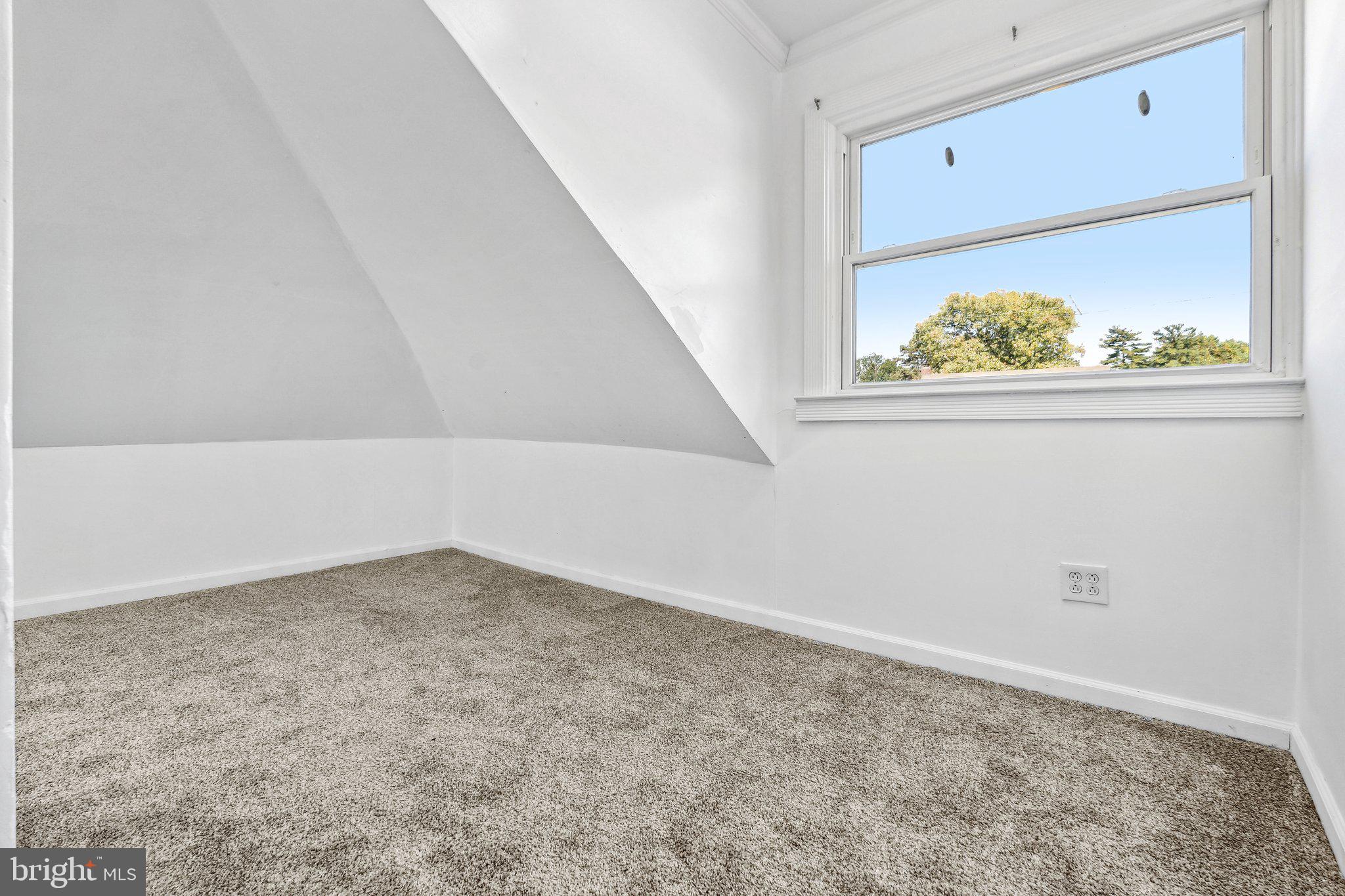 ROSELAND HEIGHTS - Residential