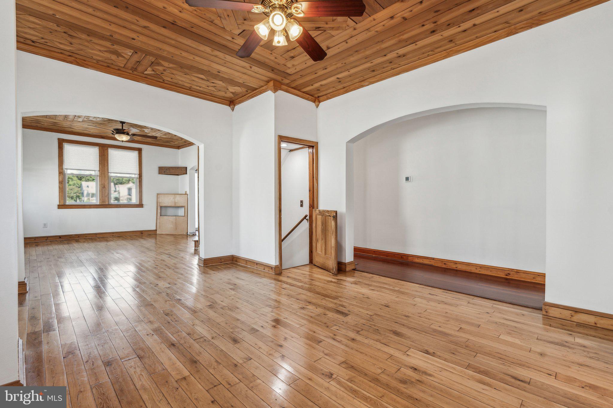 ROSELAND HEIGHTS - Residential