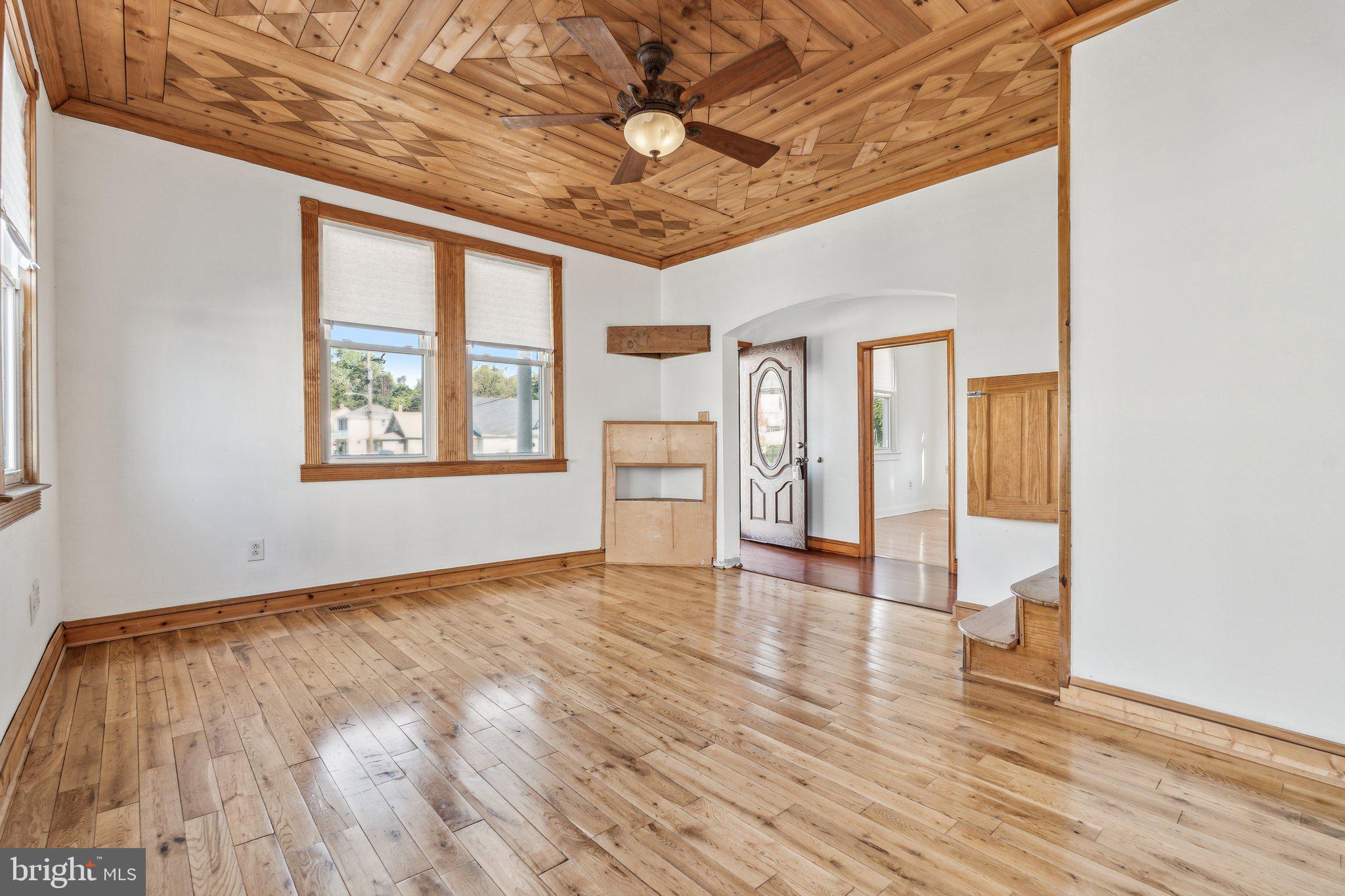 ROSELAND HEIGHTS - Residential