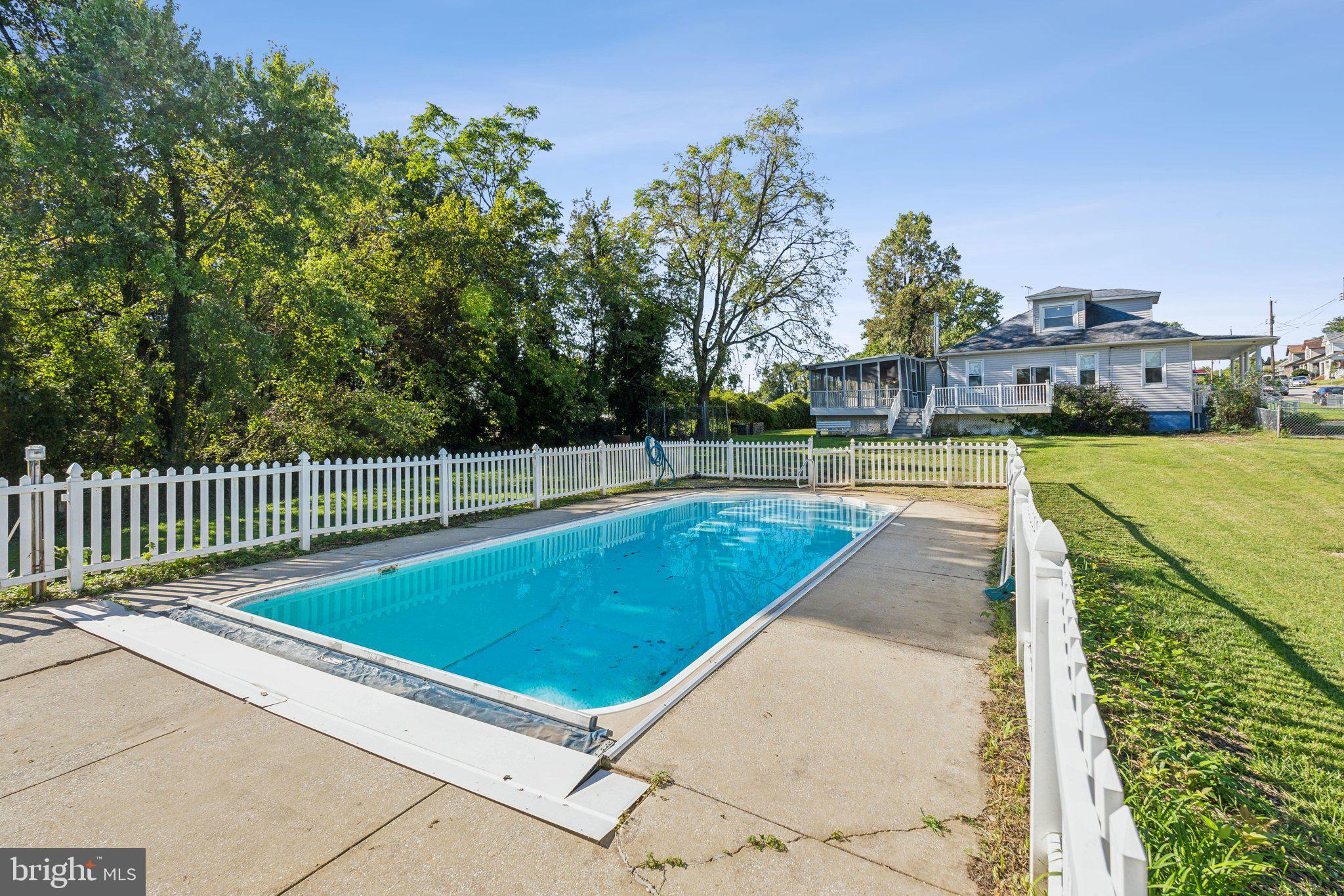 ROSELAND HEIGHTS - Residential