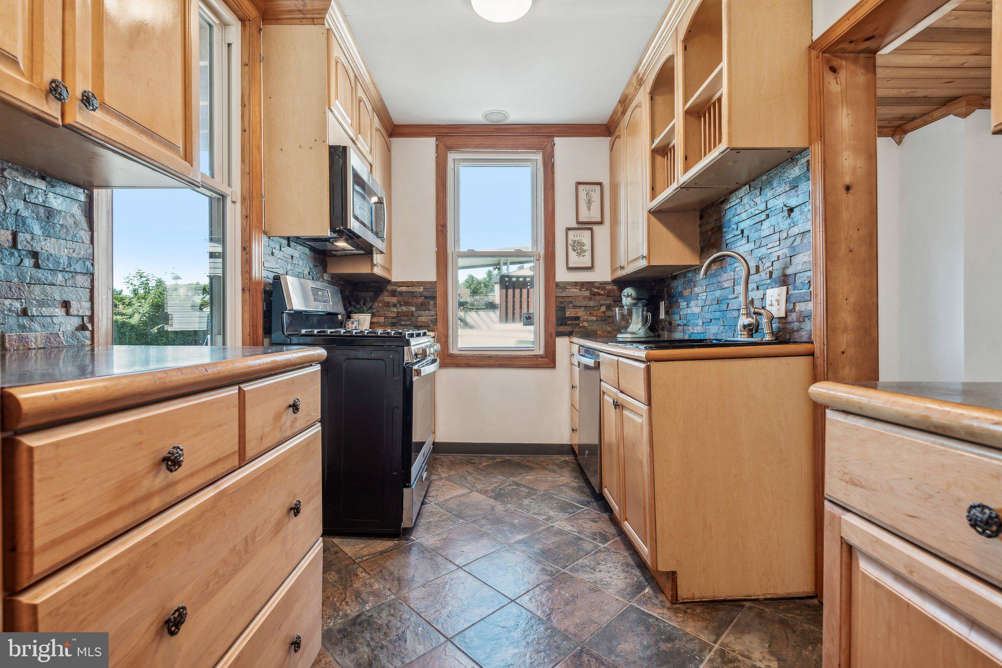 ROSELAND HEIGHTS - Residential