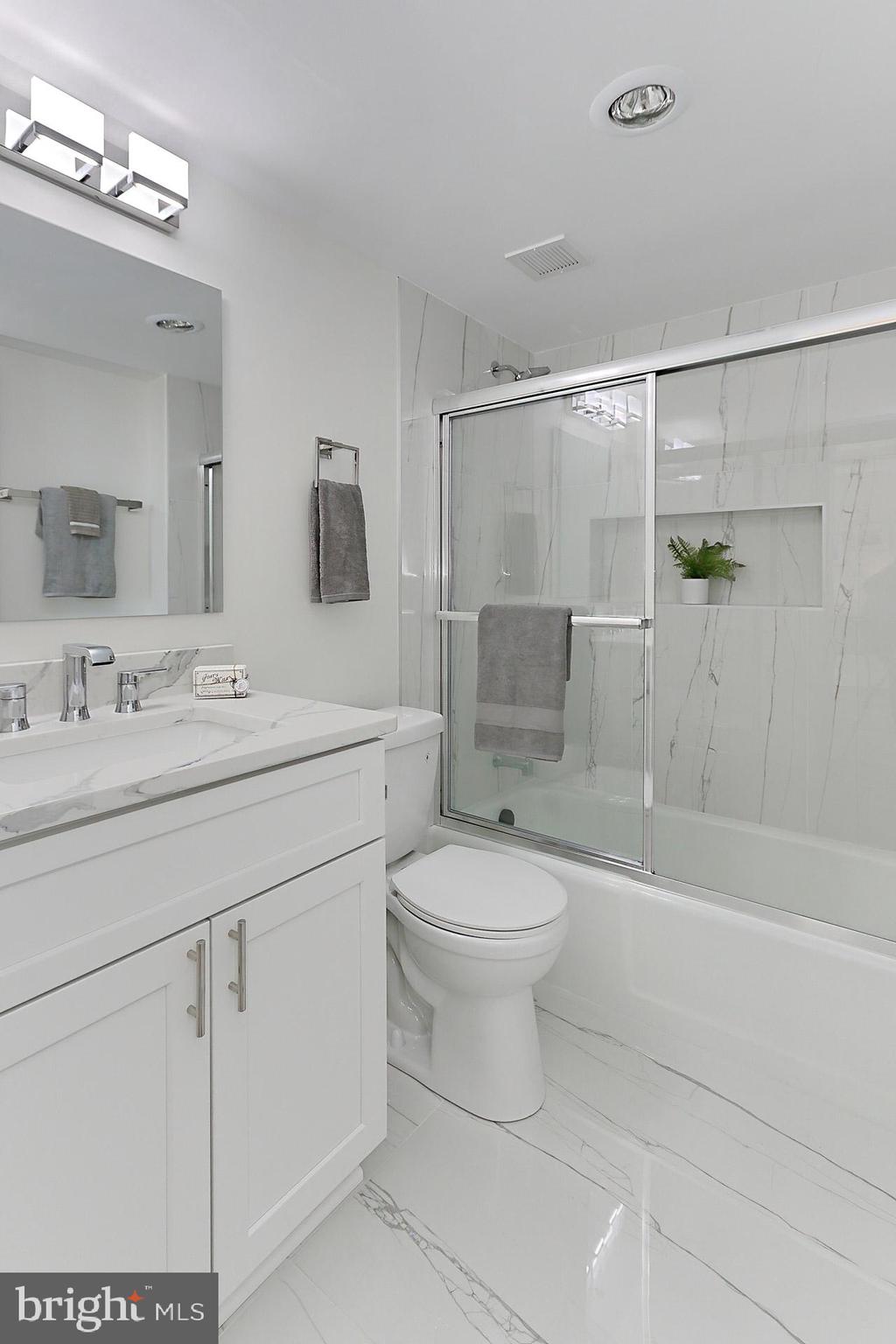 ARLINGTON RIDGE - Residential