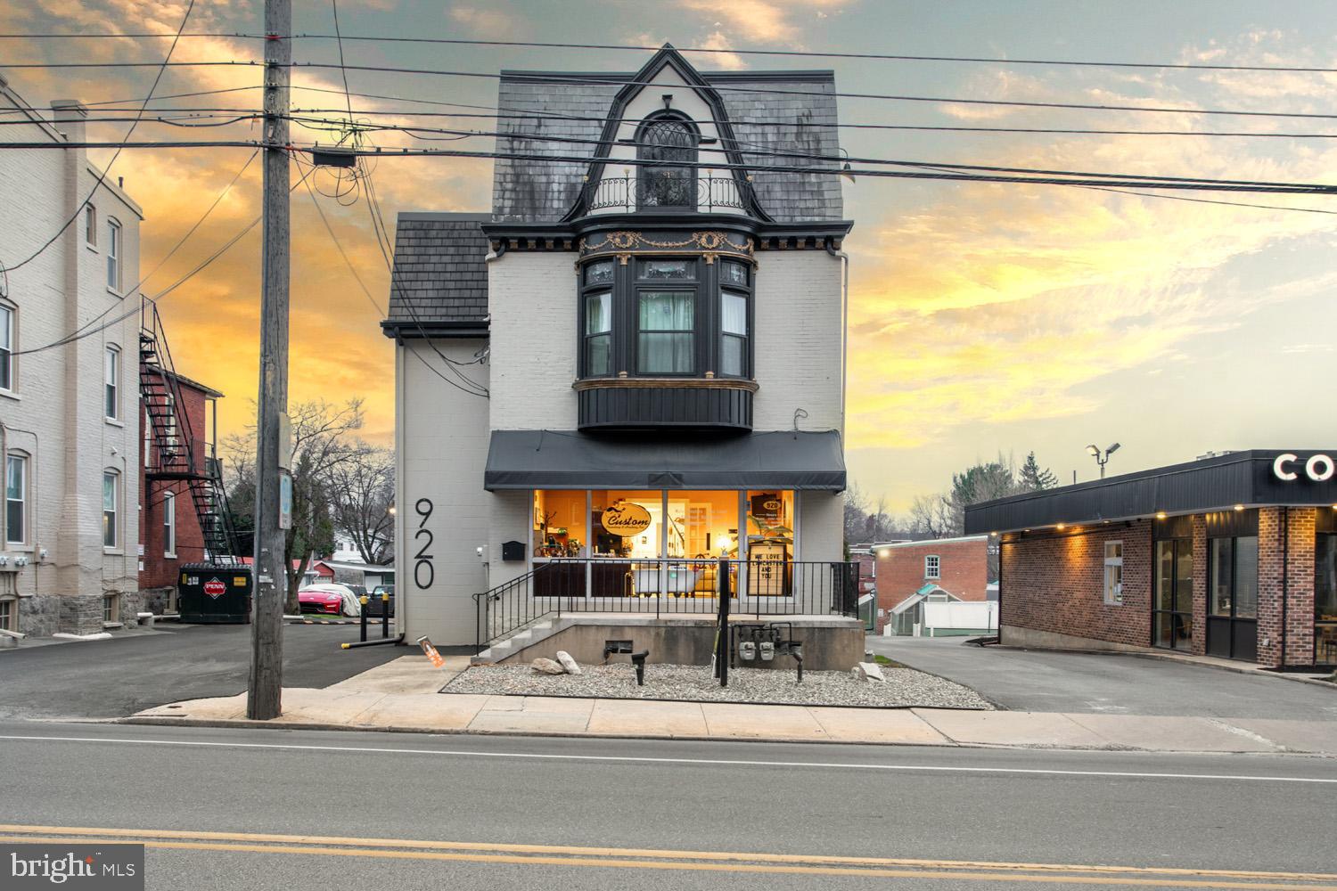920 COLUMBIA AVENUE