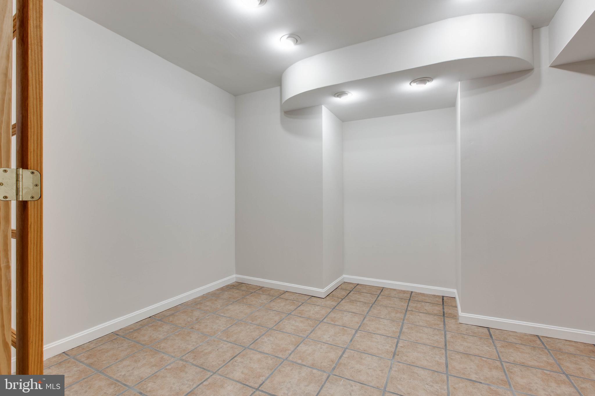 MONTGOMERY MEADOWS - Residential