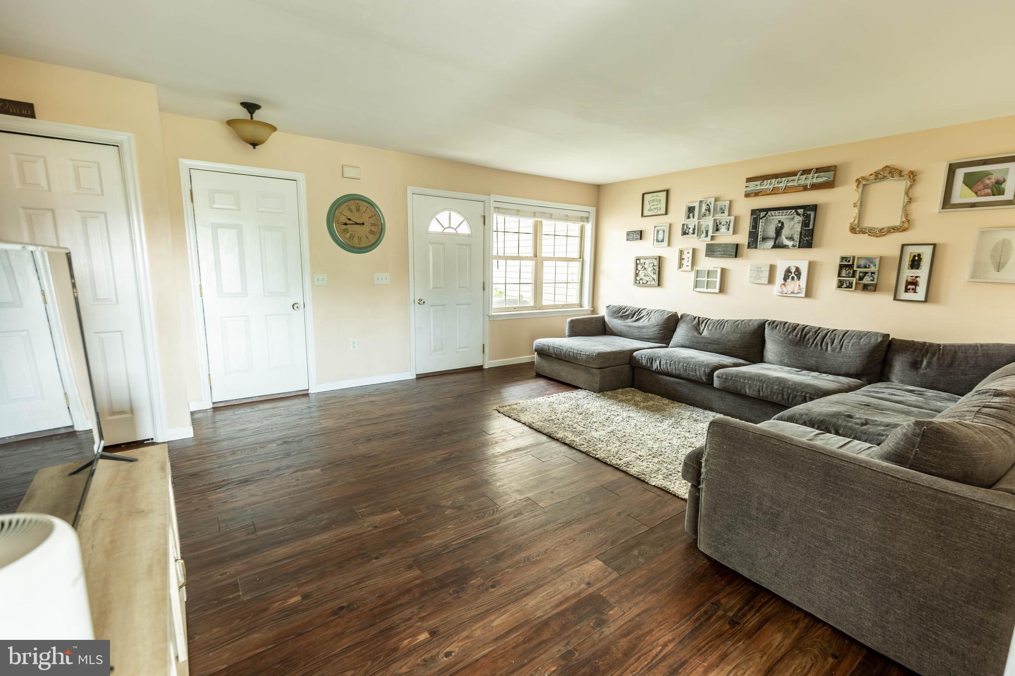 VILLAGE SQUARE COMMONS - Residential