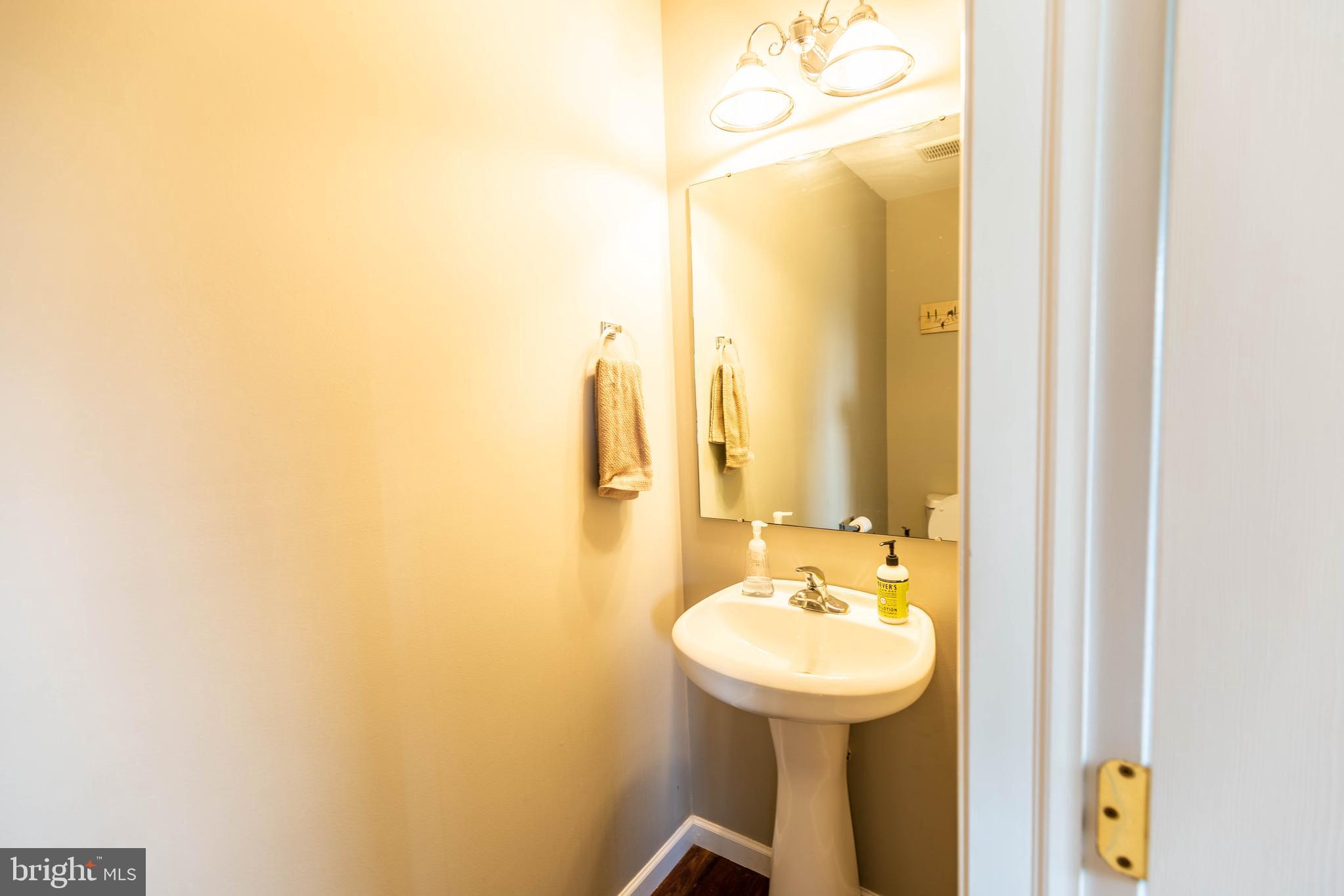 VILLAGE SQUARE COMMONS - Residential