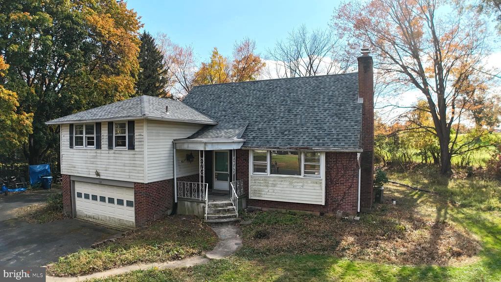 Photo of 422 N Wyndon Road, AMBLER, PA 19002 (MLS # PAMC2159794)