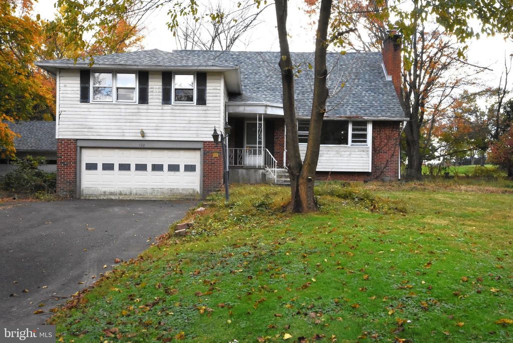 Photo of 422 N Wyndon Road, AMBLER, PA 19002 (MLS # PAMC2159794)