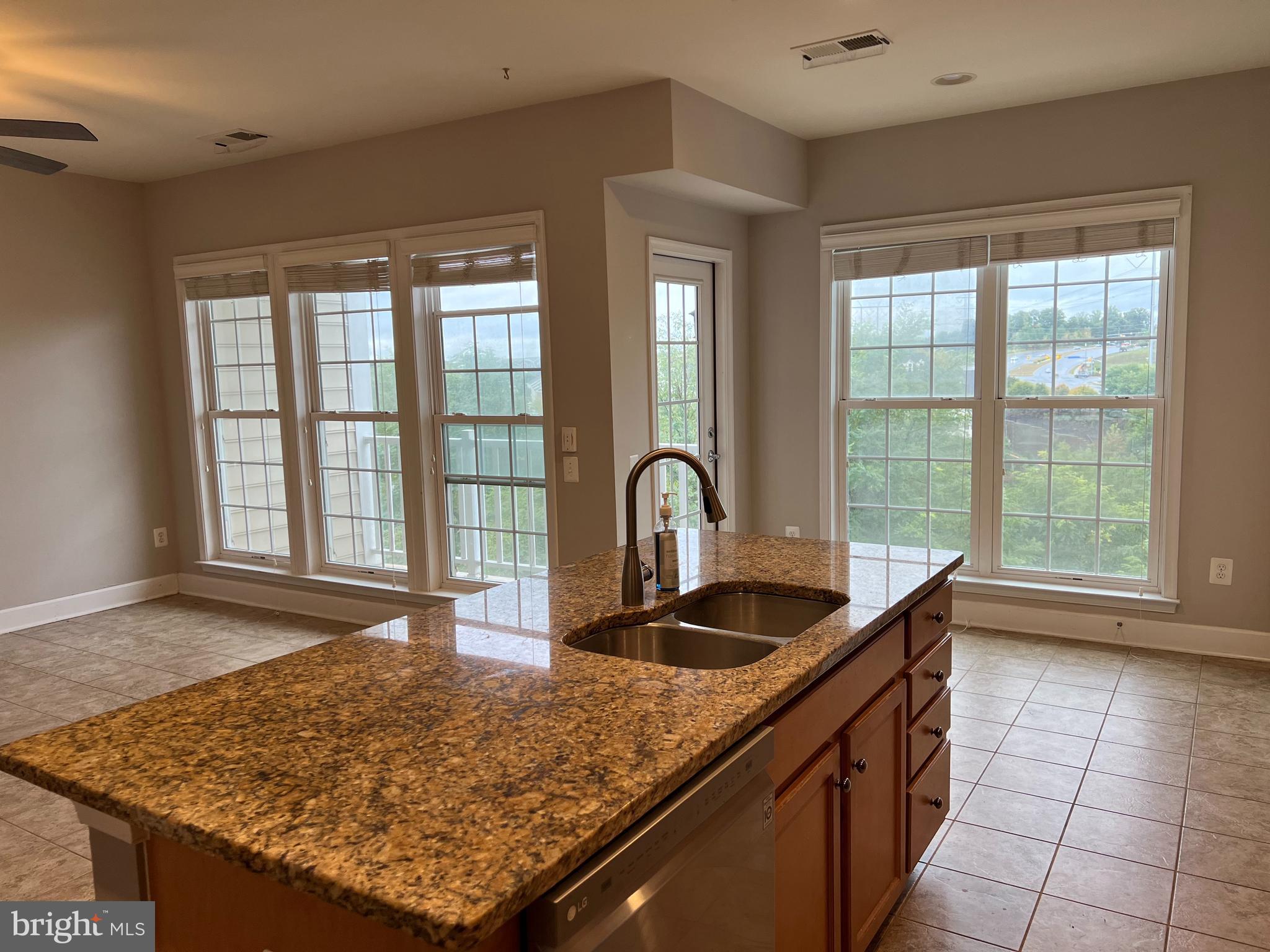 POTOMAC CLUB - Residential Lease