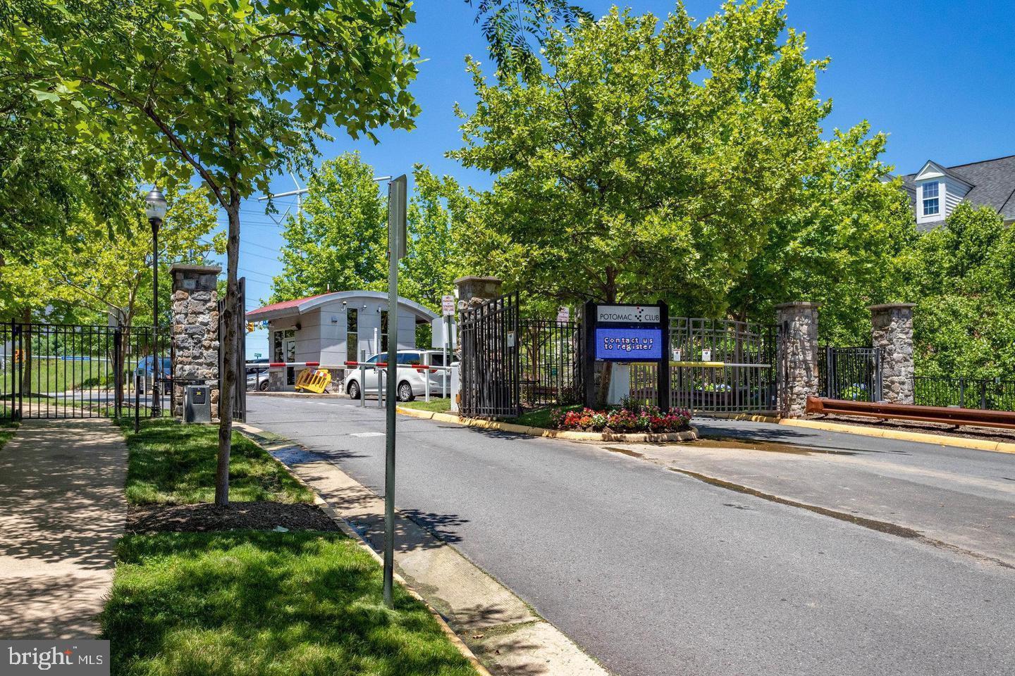 POTOMAC CLUB - Residential Lease