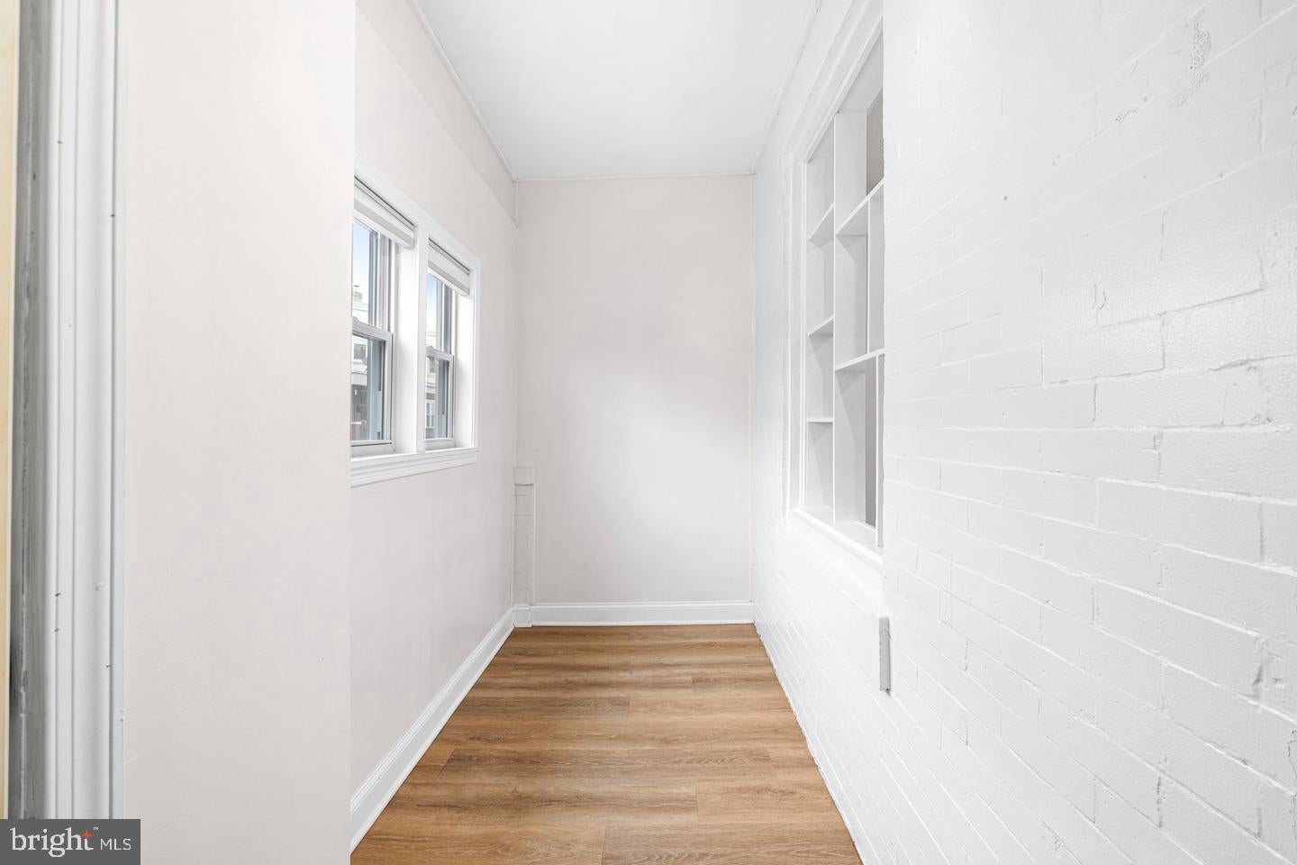 5428 REGENT STREET