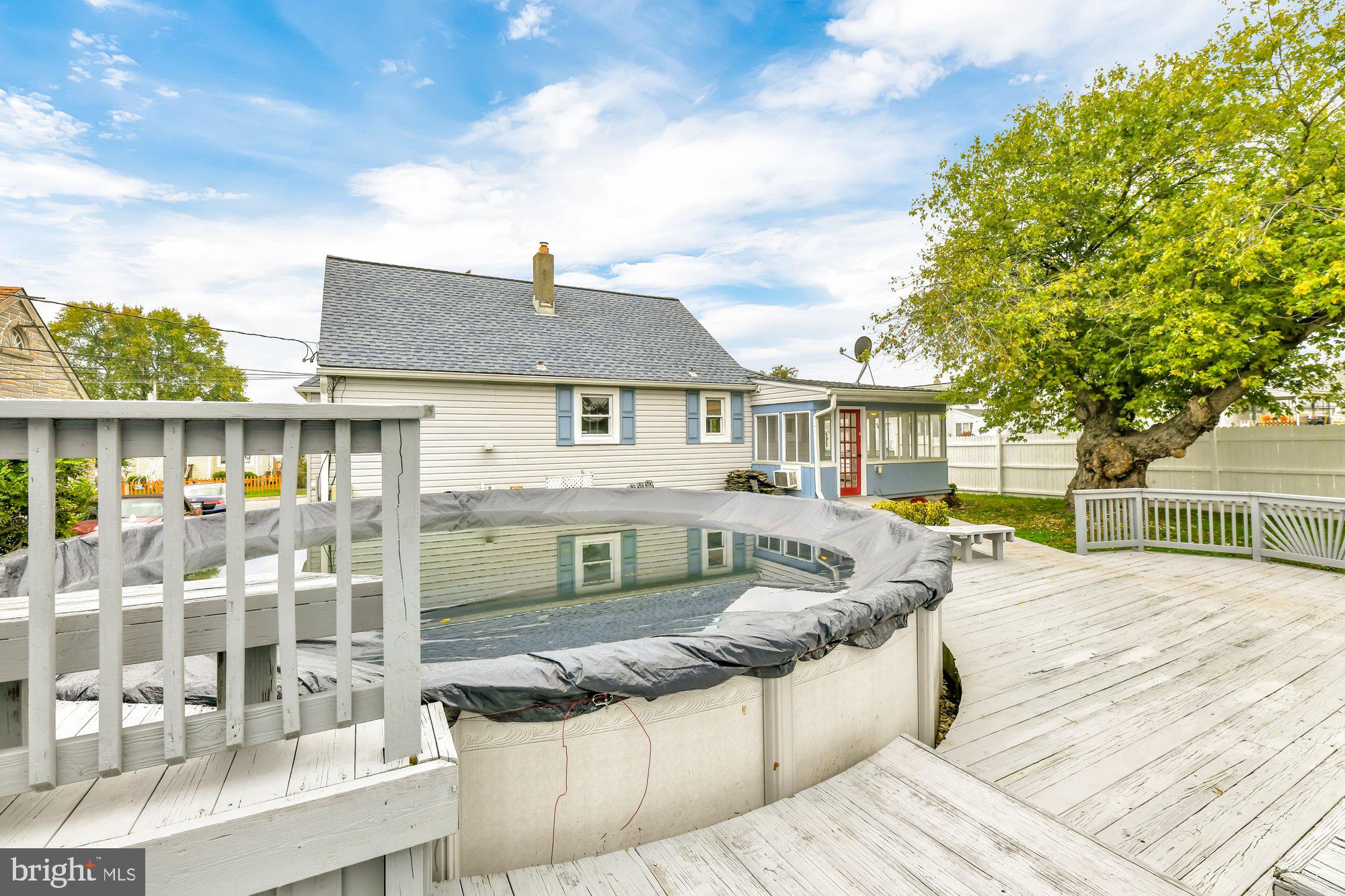 HOLABIRD PARK - Residential