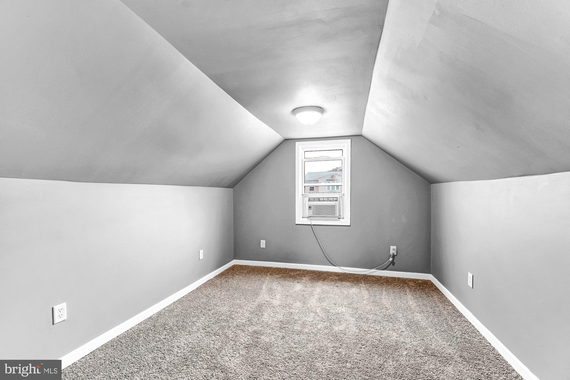 HOLABIRD PARK - Residential