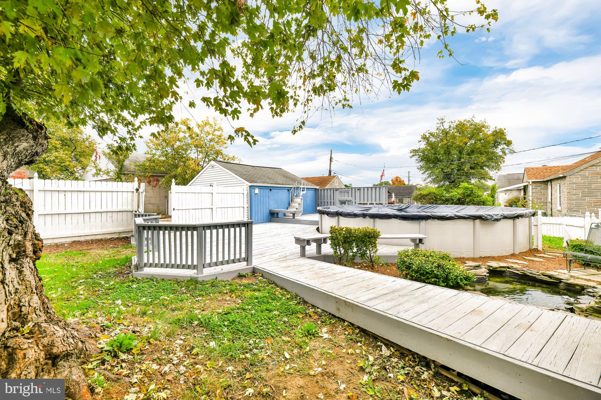 HOLABIRD PARK - Residential