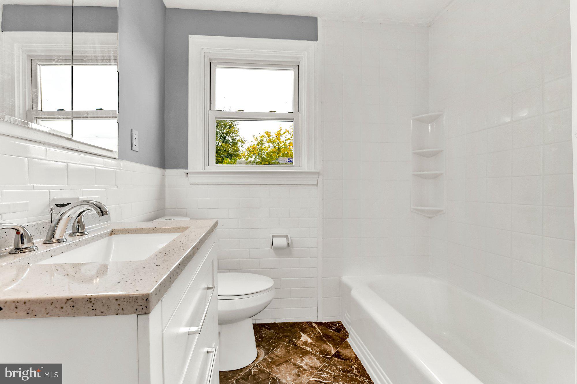 HOLABIRD PARK - Residential