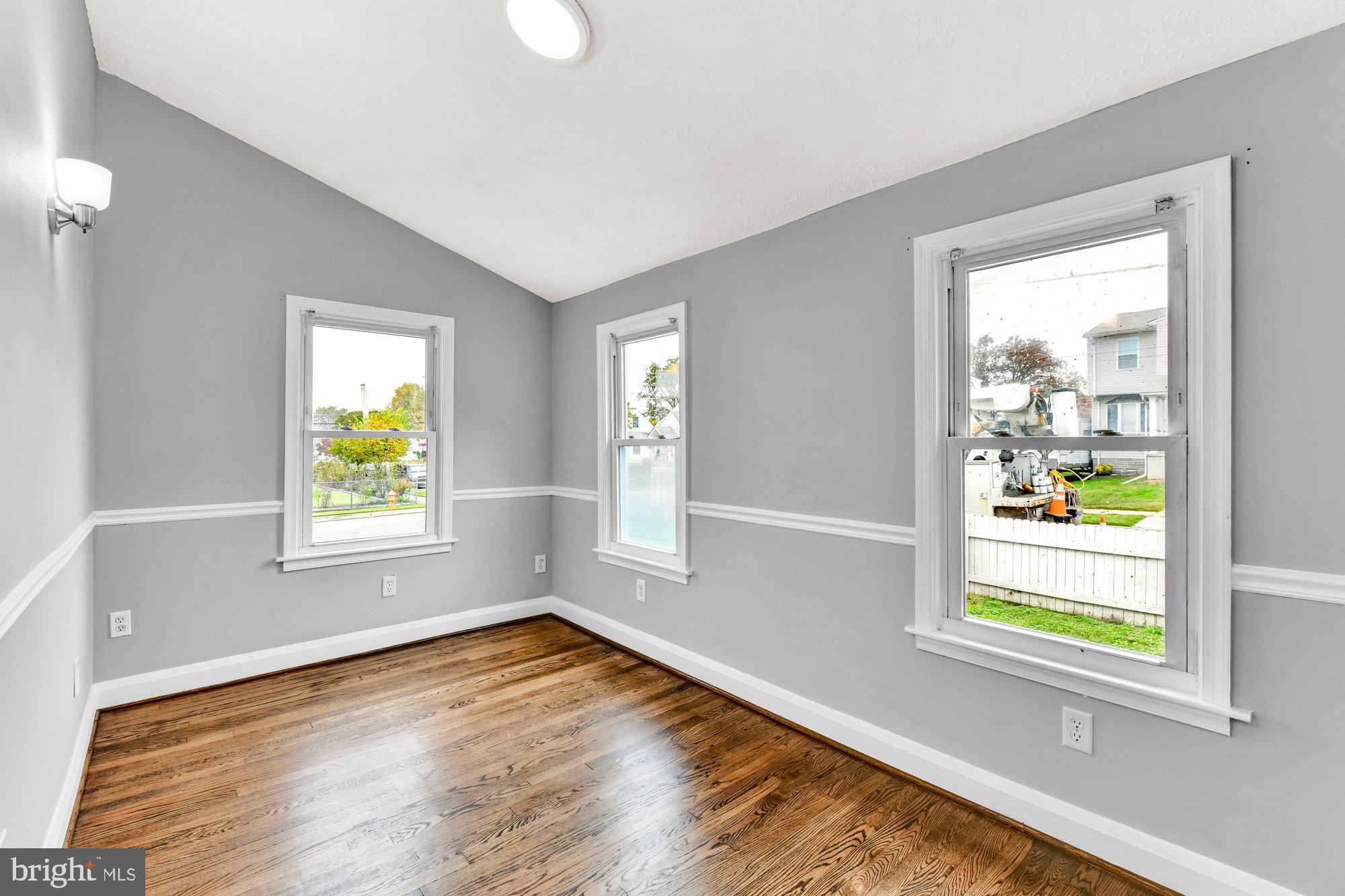 HOLABIRD PARK - Residential