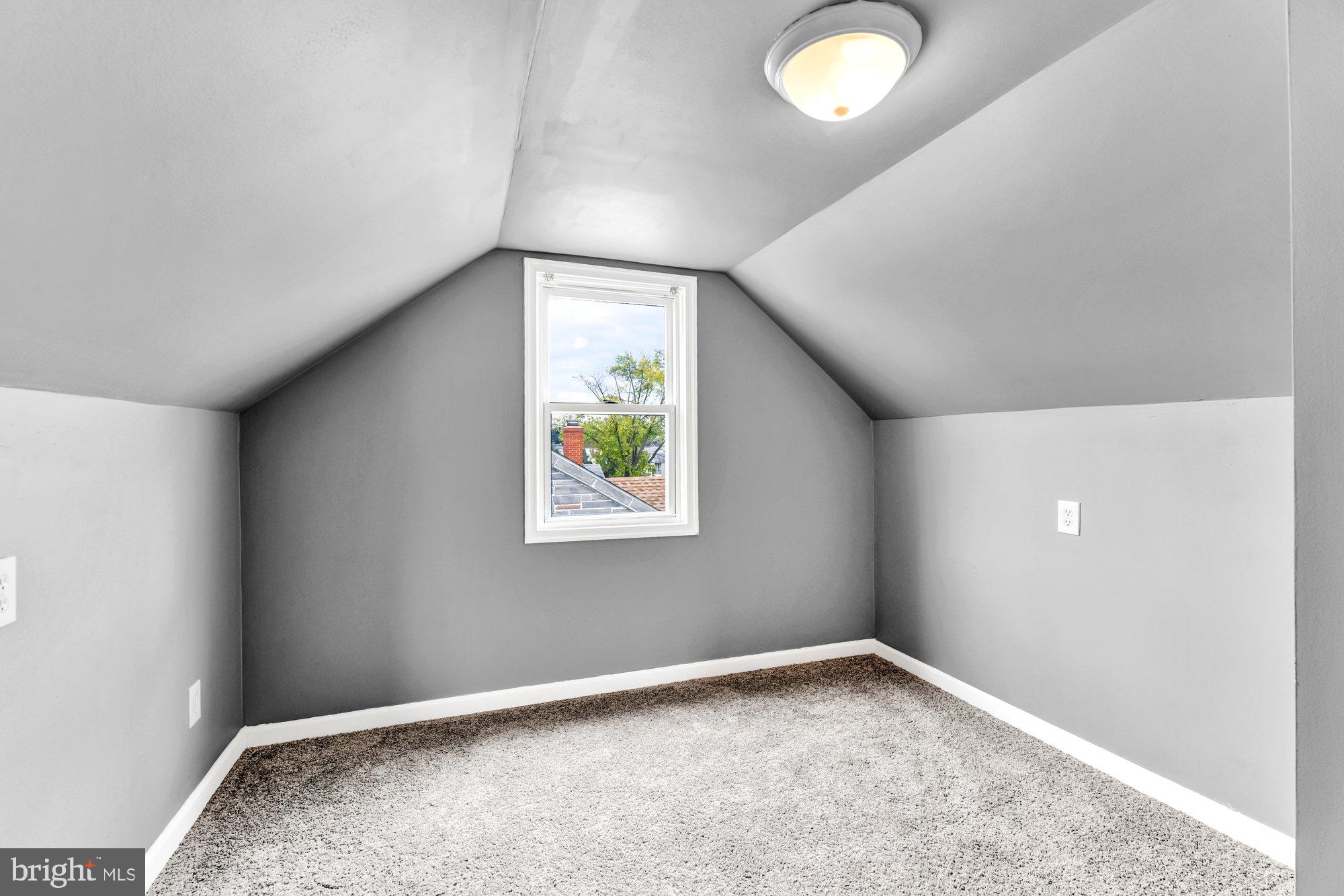 HOLABIRD PARK - Residential