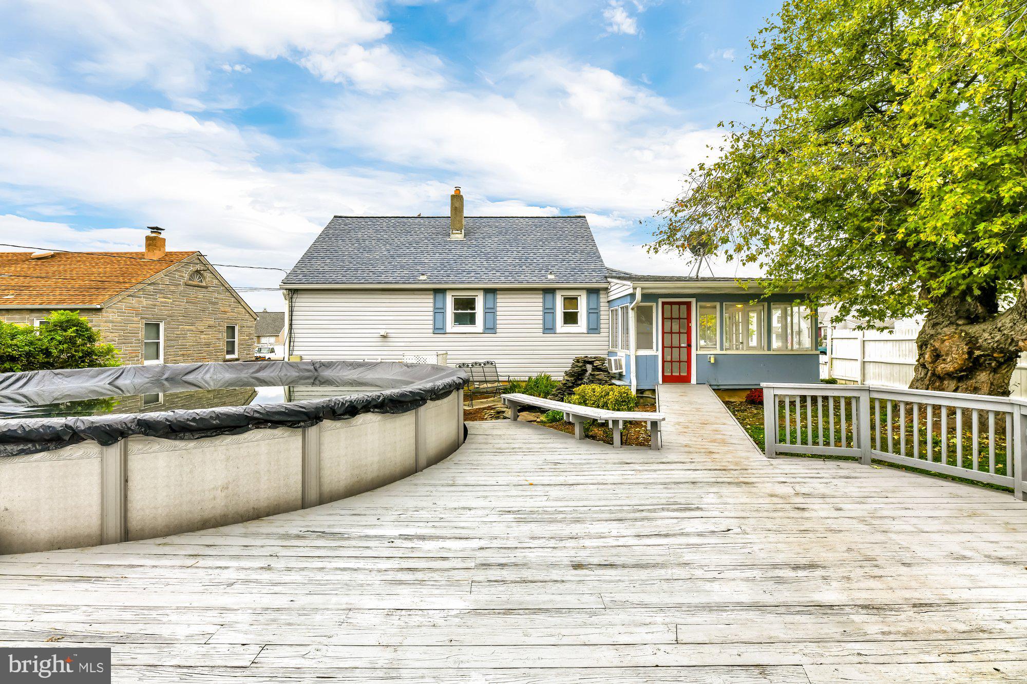 HOLABIRD PARK - Residential