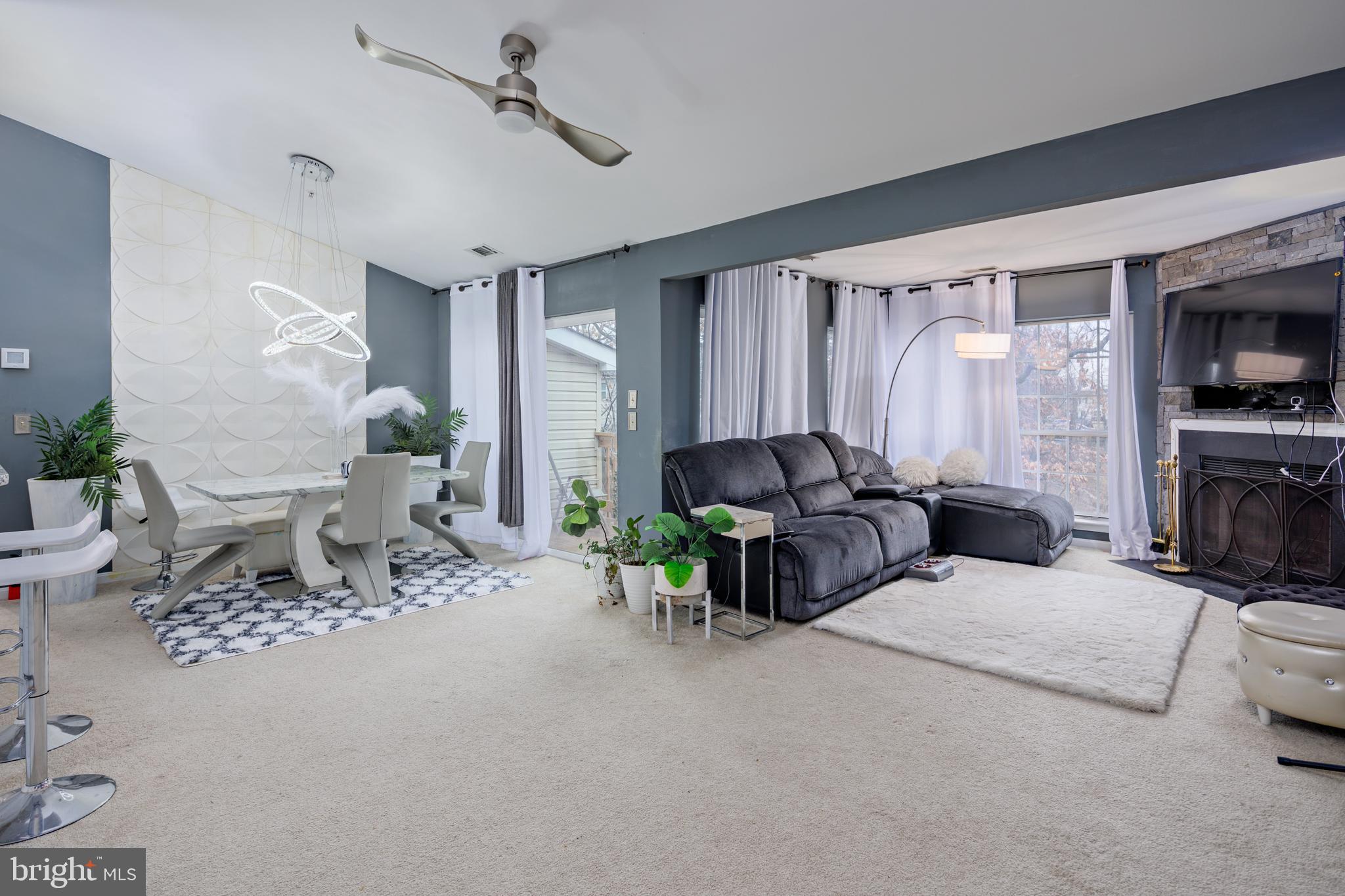 OAK LEAF VILLAS - Residential