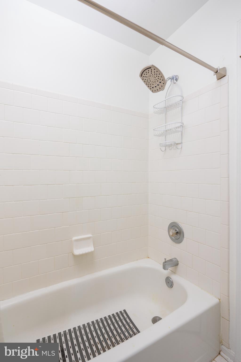 OAK LEAF VILLAS - Residential