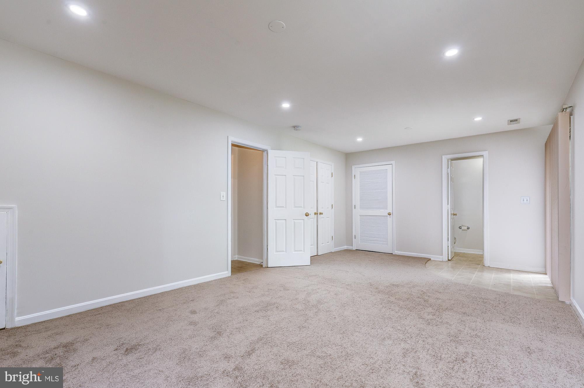 PARK RIDGE - Residential Lease