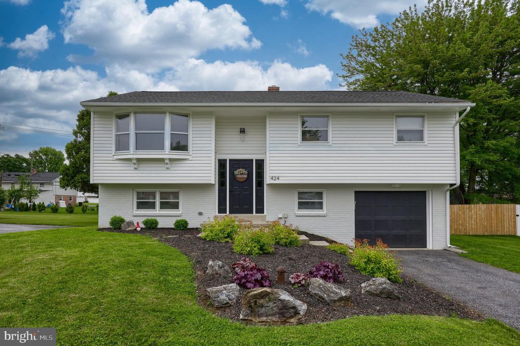 Photo of 424 Nottingham Avenue, Lancaster, PA 17601 (MLS # PALA2051002)