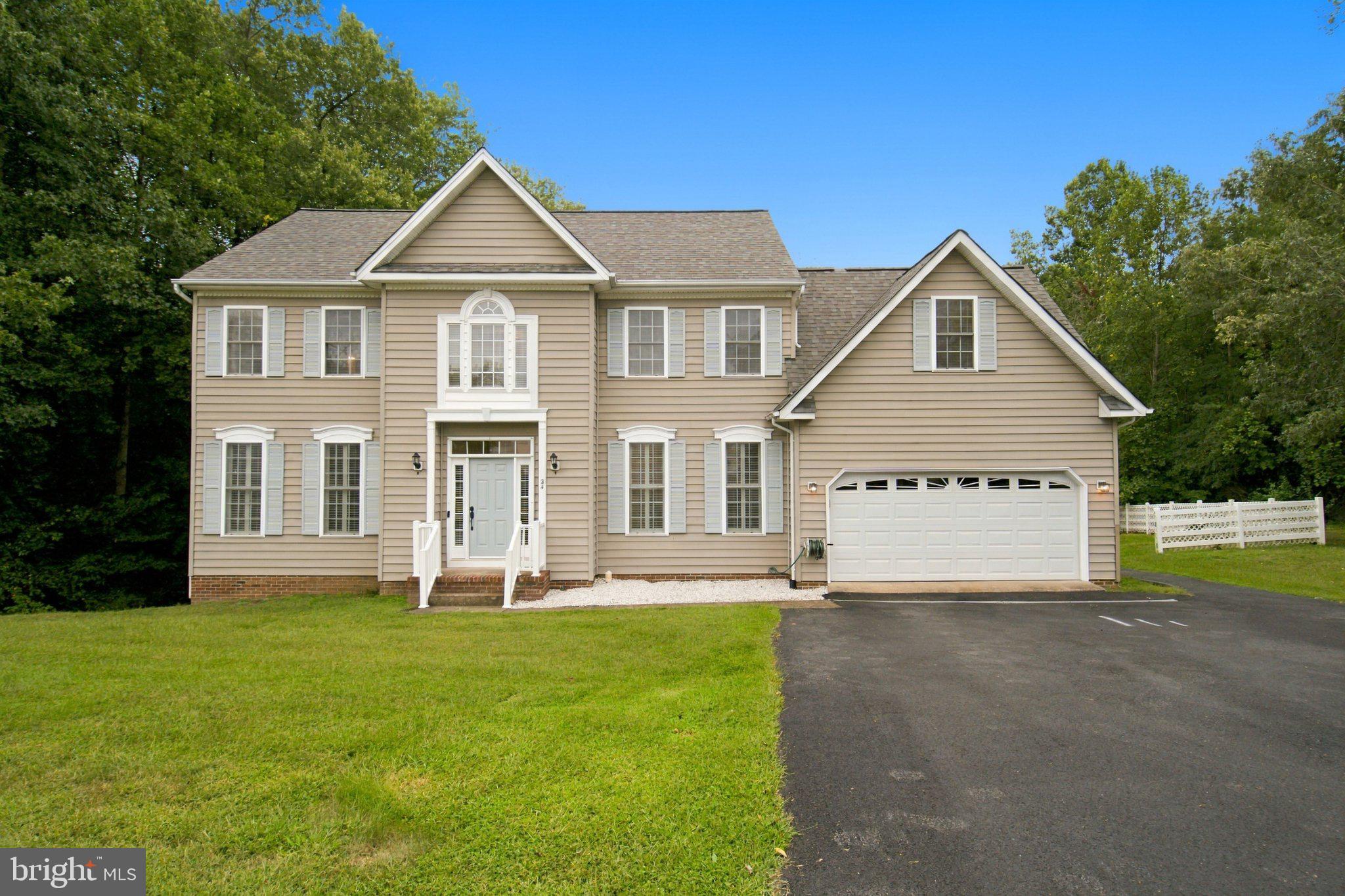 24 PEBBLE PLACE