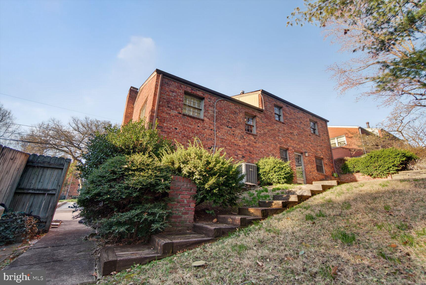 BARCROFT - Residential