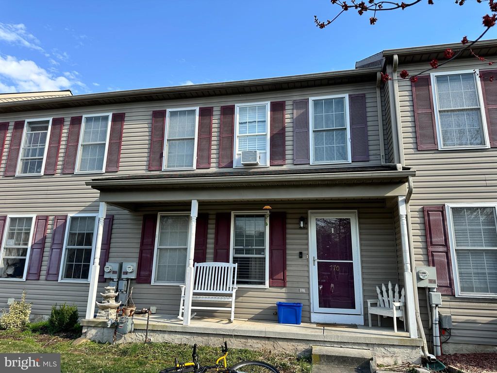 Photo of 770 Knoll Drive, MOUNT JOY, PA 17552 (MLS # PALA2066892)