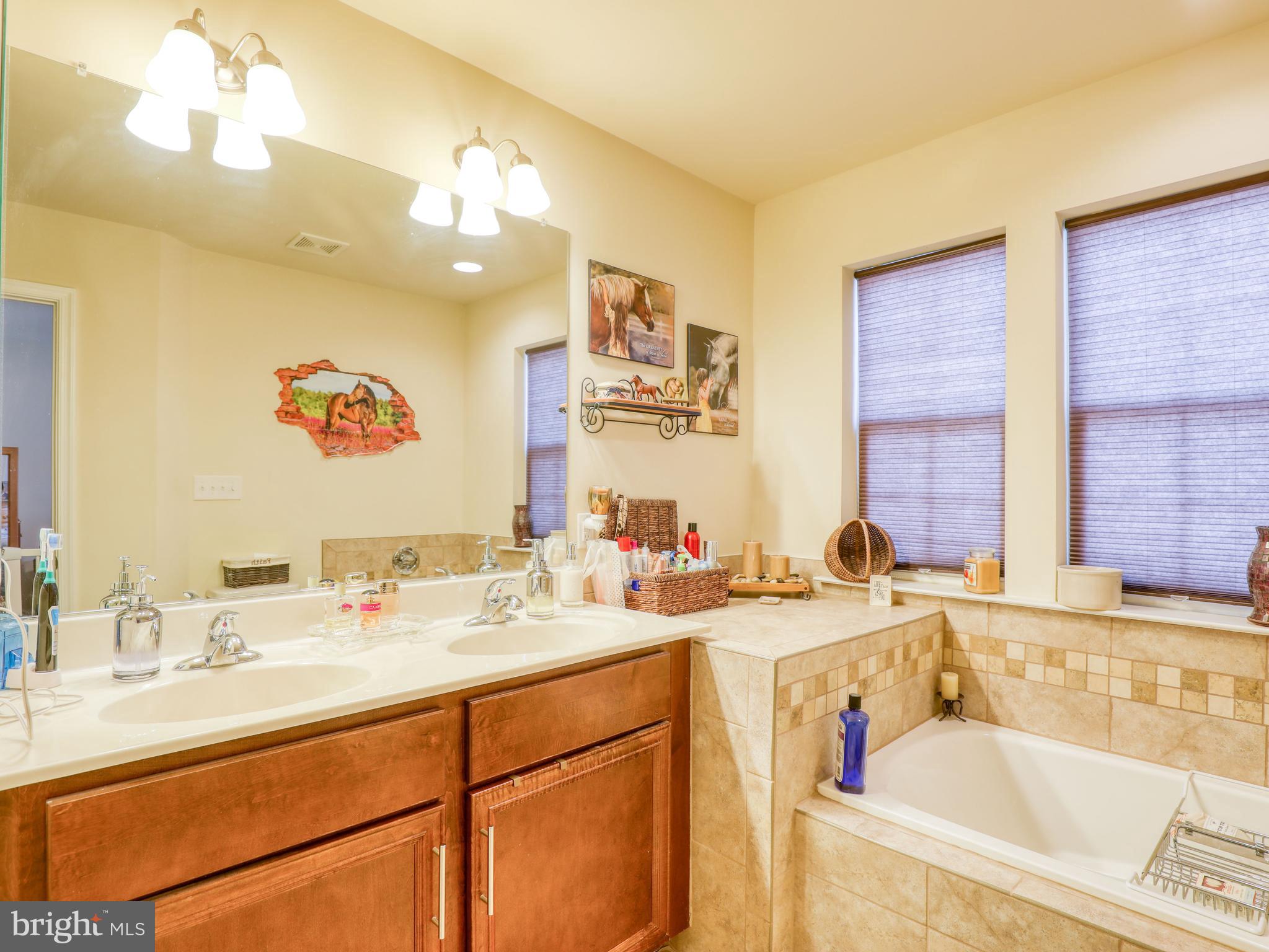 TOWNES OF TASKER - Residential