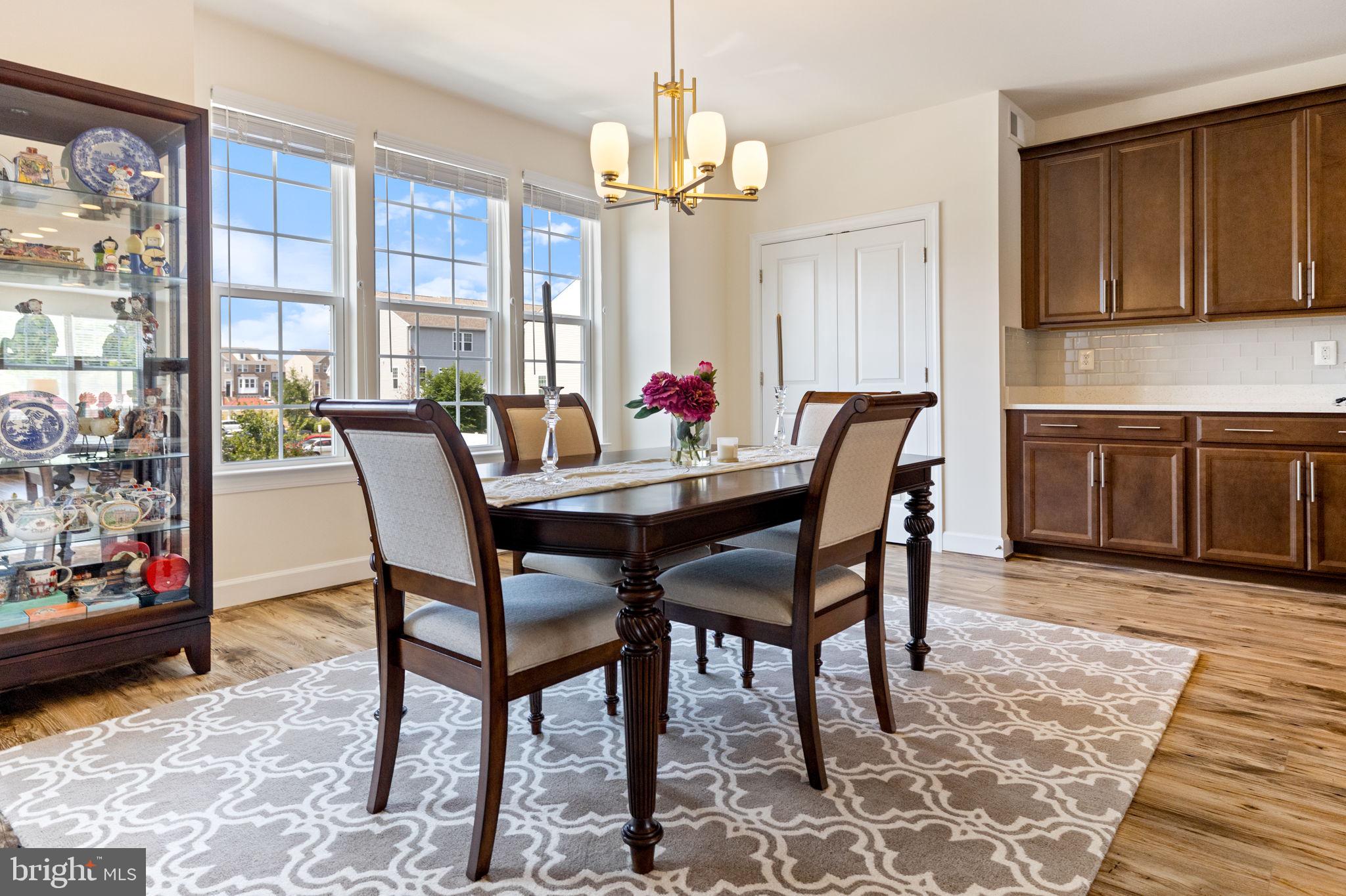 BRADLEY SQUARE - Residential