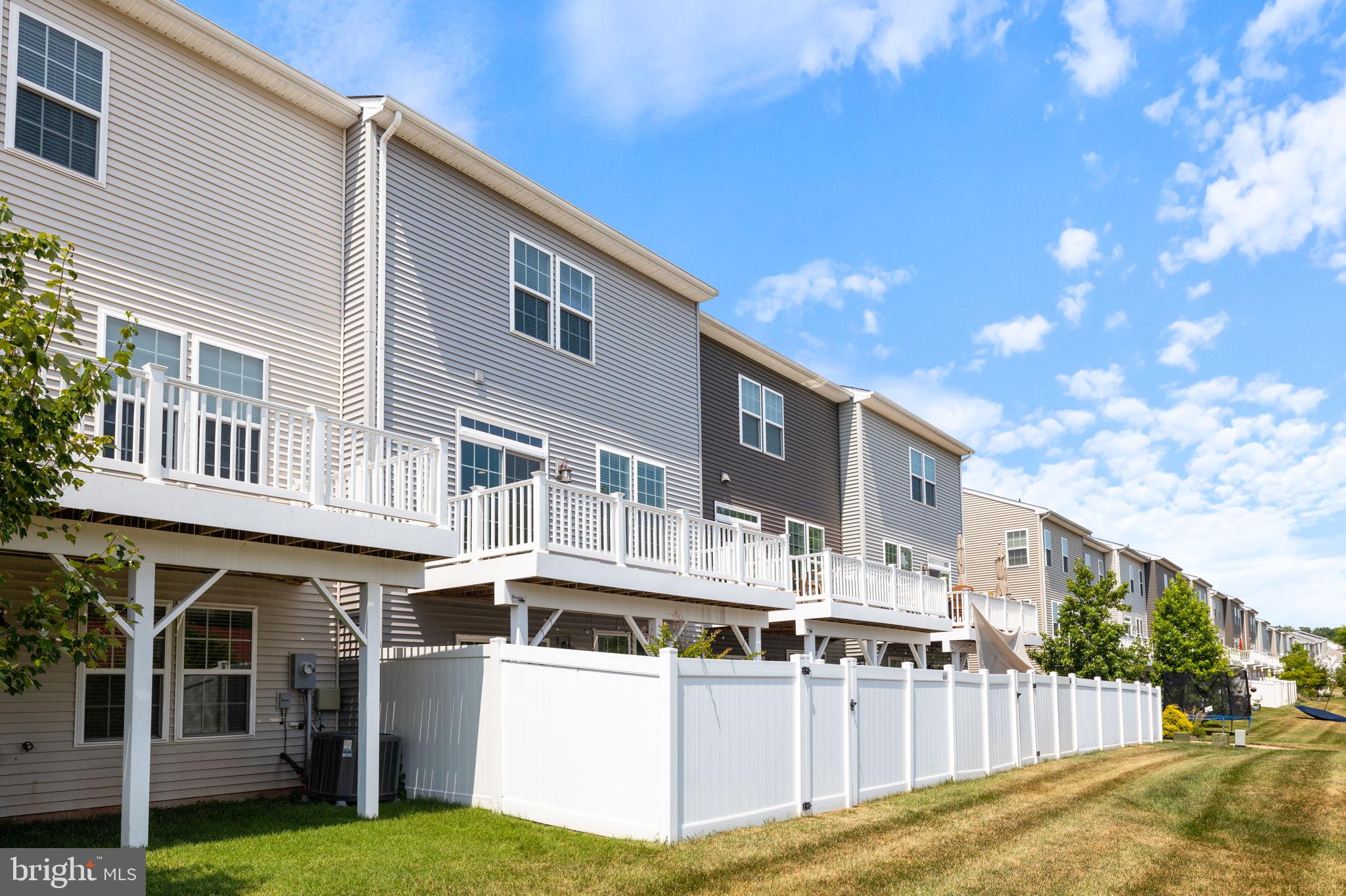 BRADLEY SQUARE - Residential