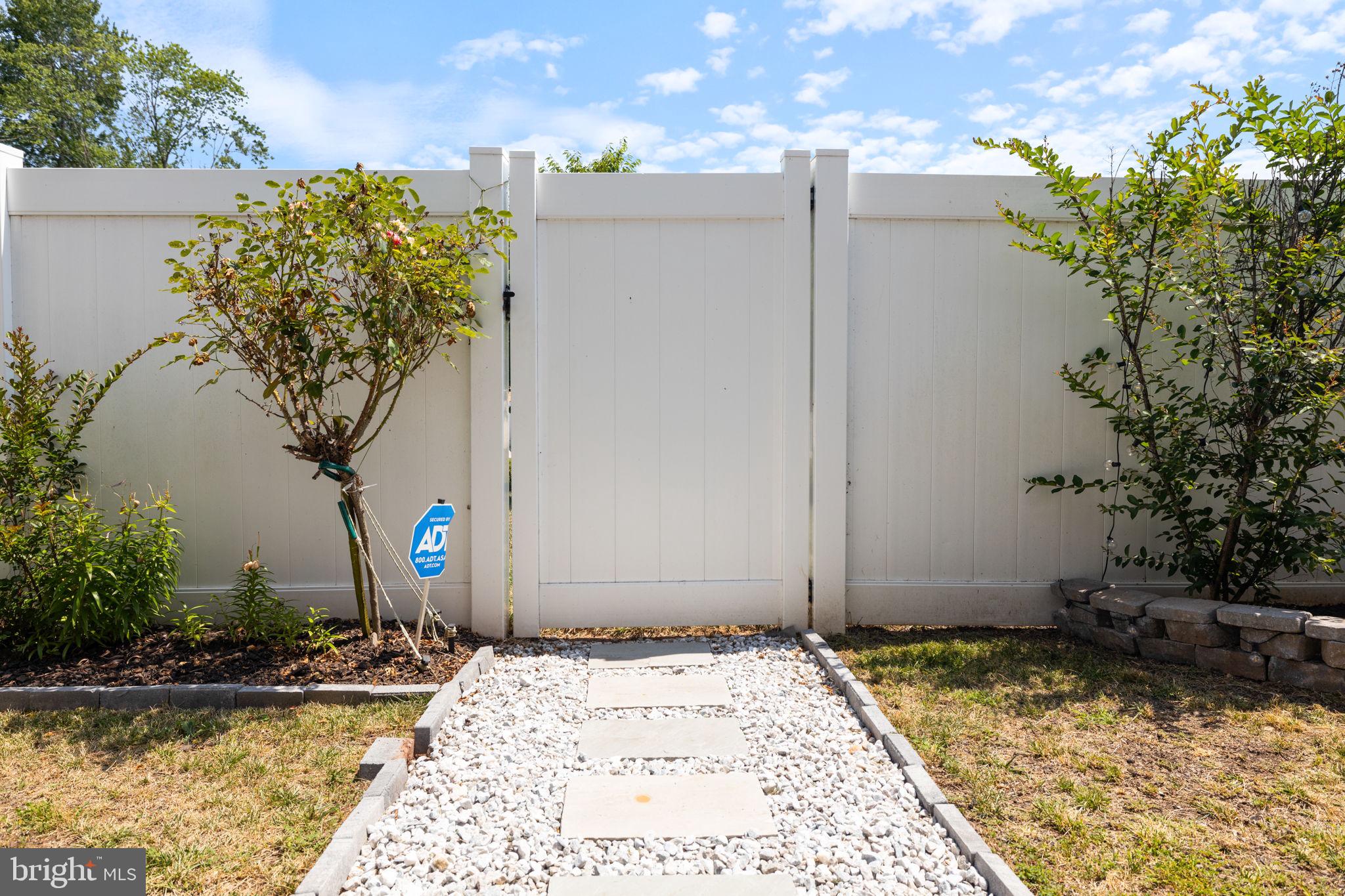 BRADLEY SQUARE - Residential