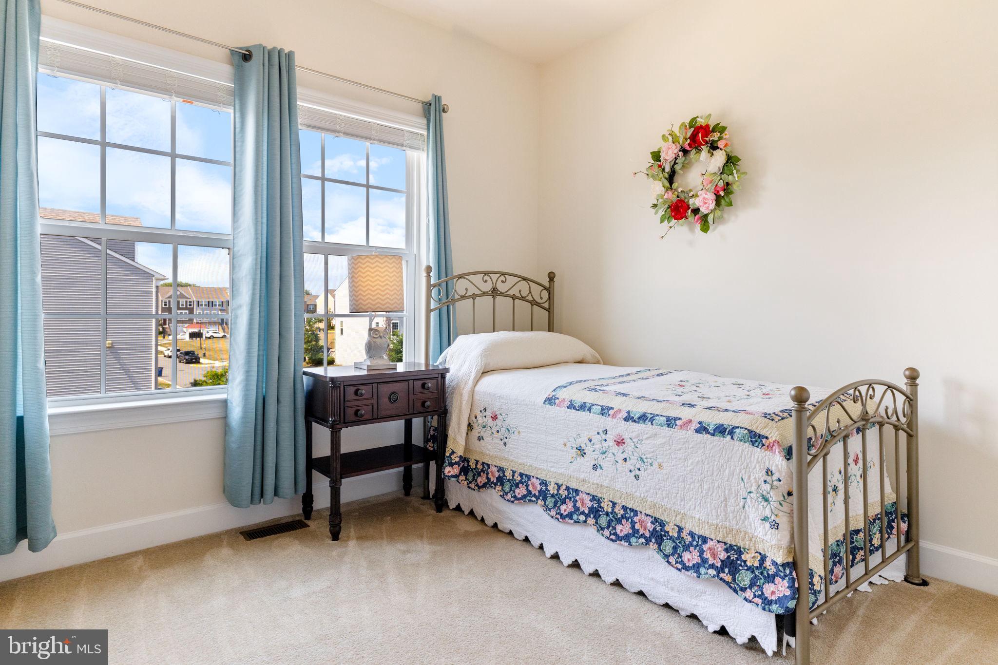 BRADLEY SQUARE - Residential