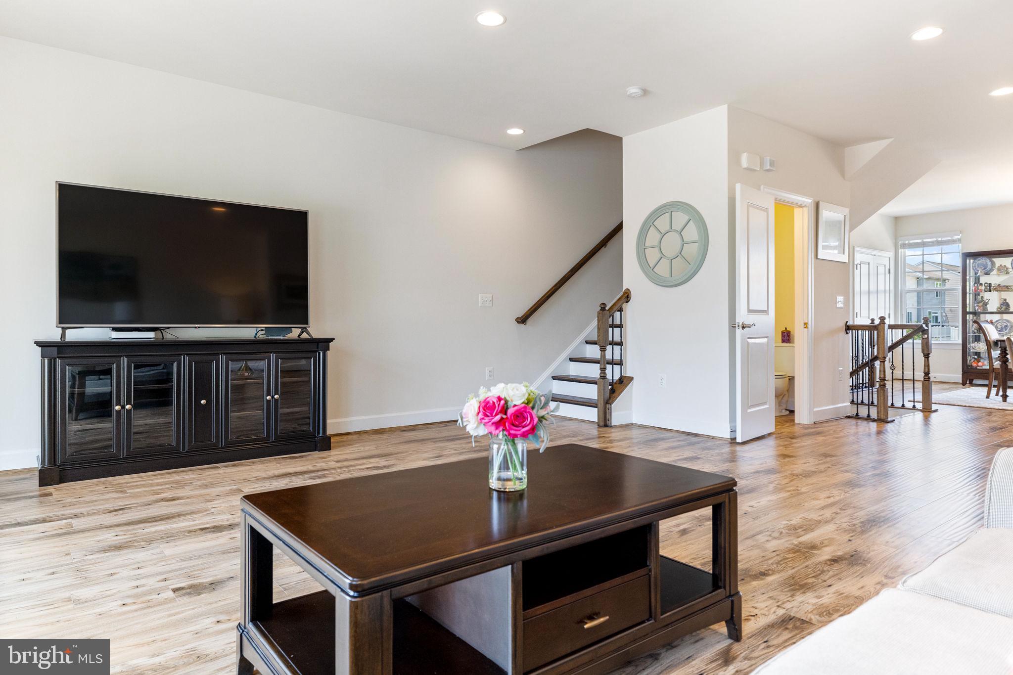 BRADLEY SQUARE - Residential