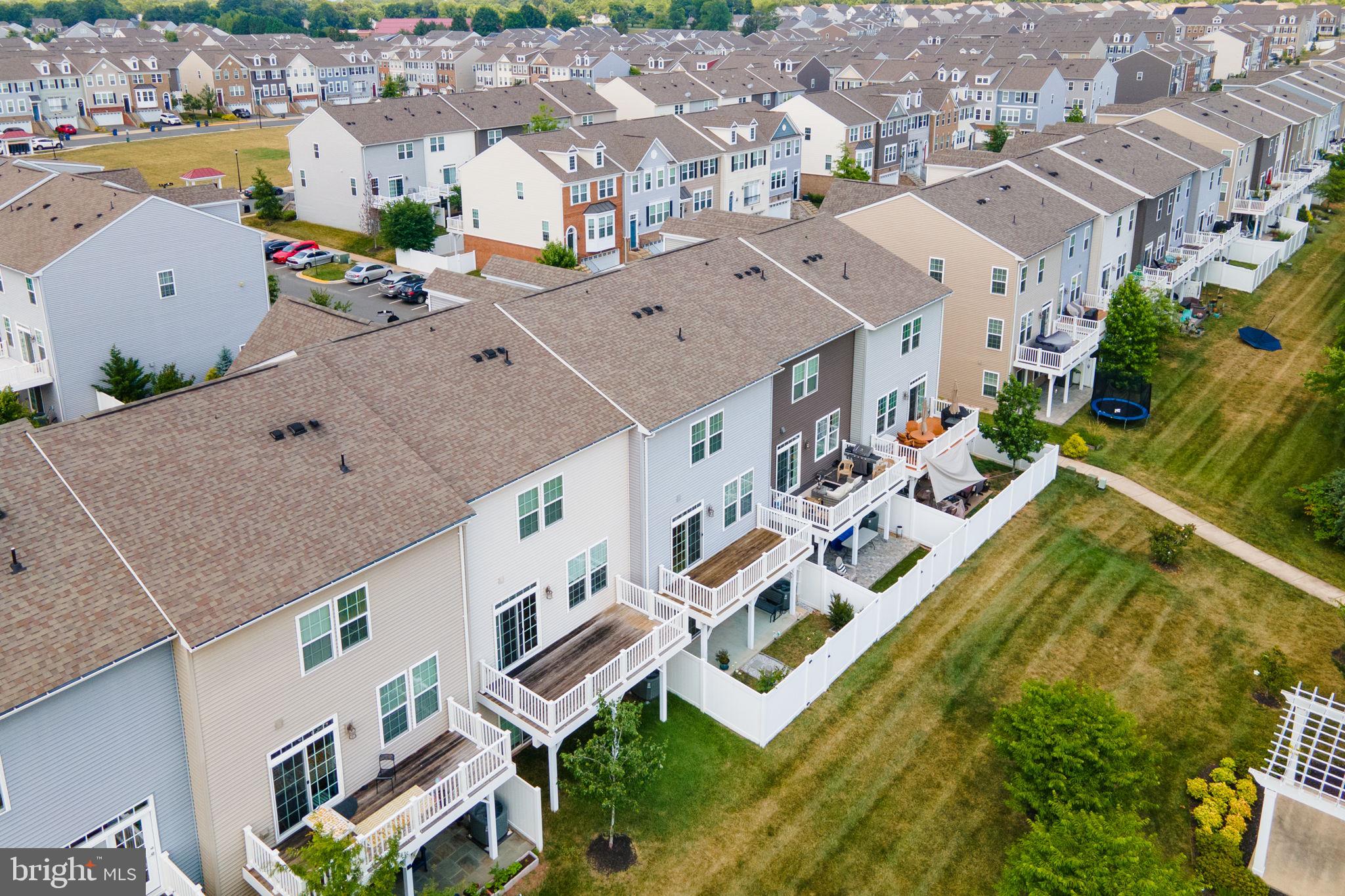 BRADLEY SQUARE - Residential