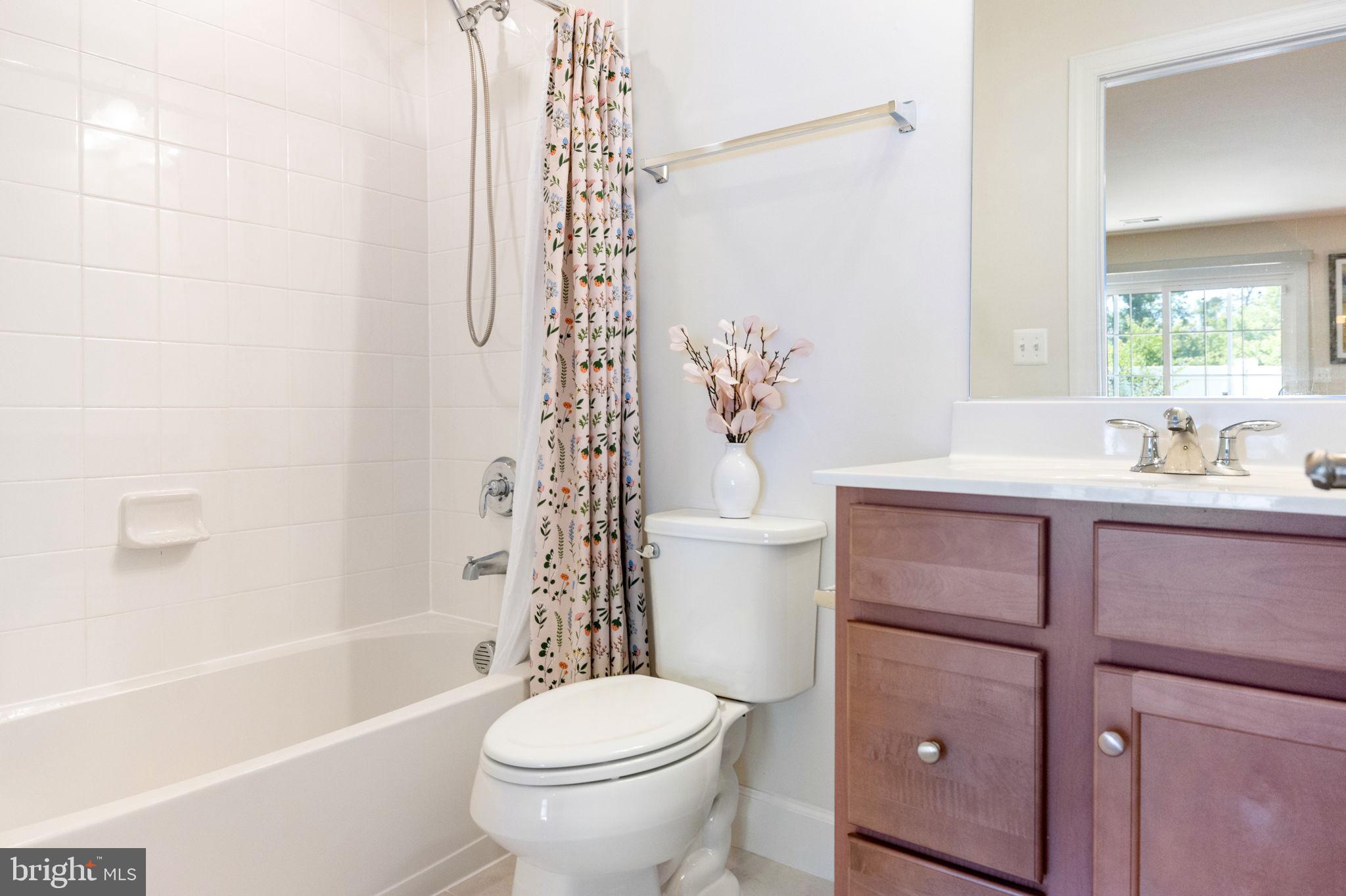 BRADLEY SQUARE - Residential