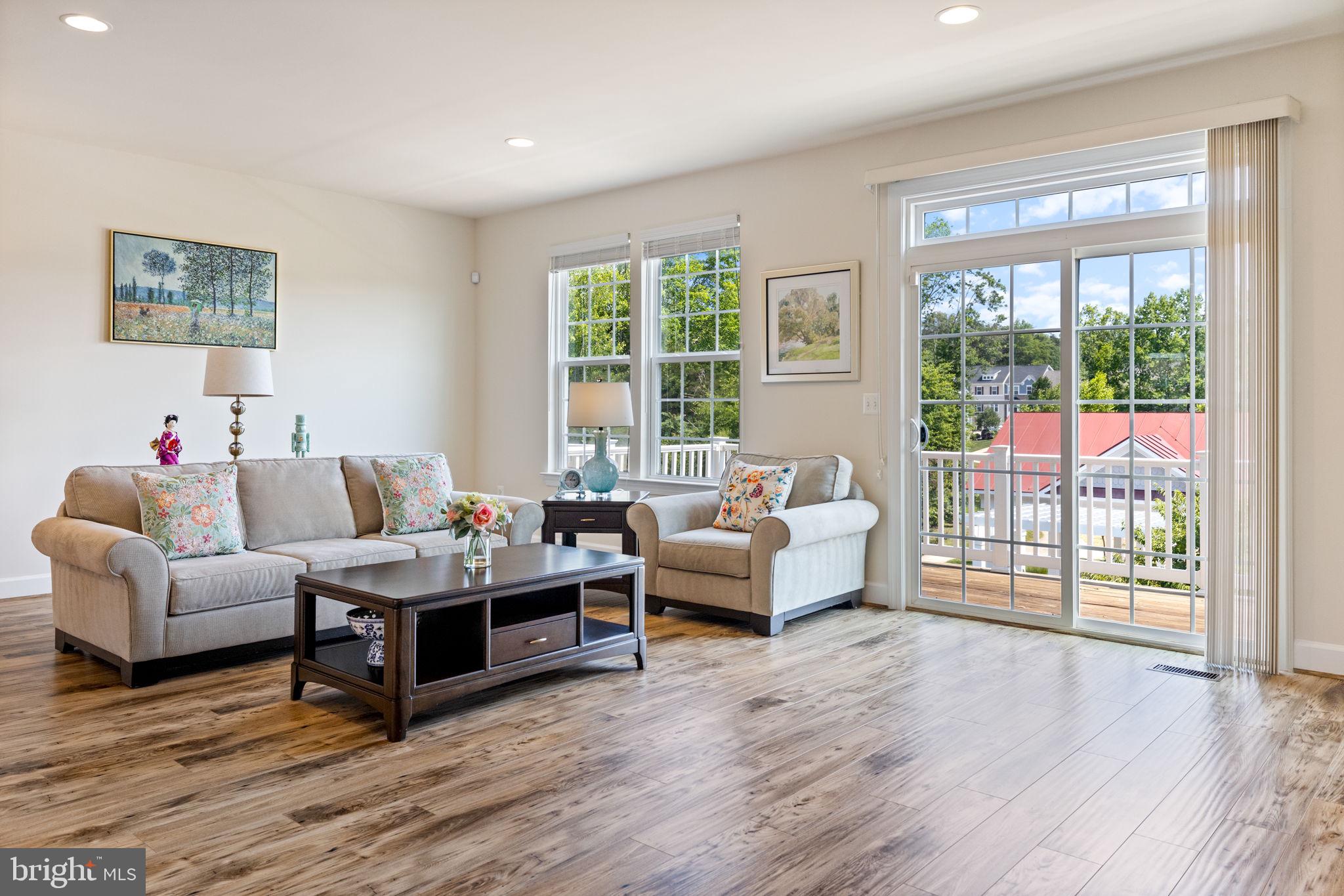 BRADLEY SQUARE - Residential