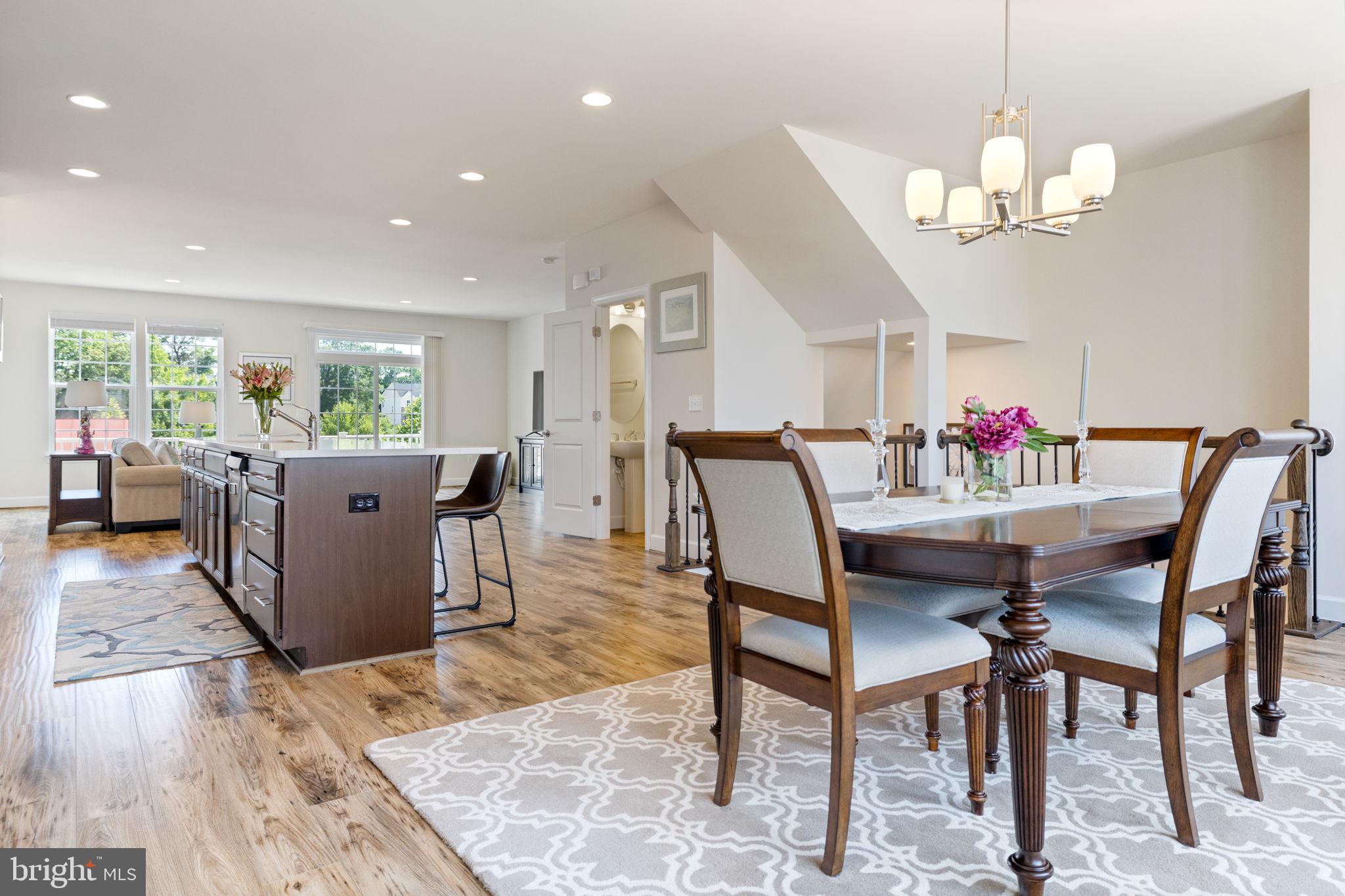 BRADLEY SQUARE - Residential