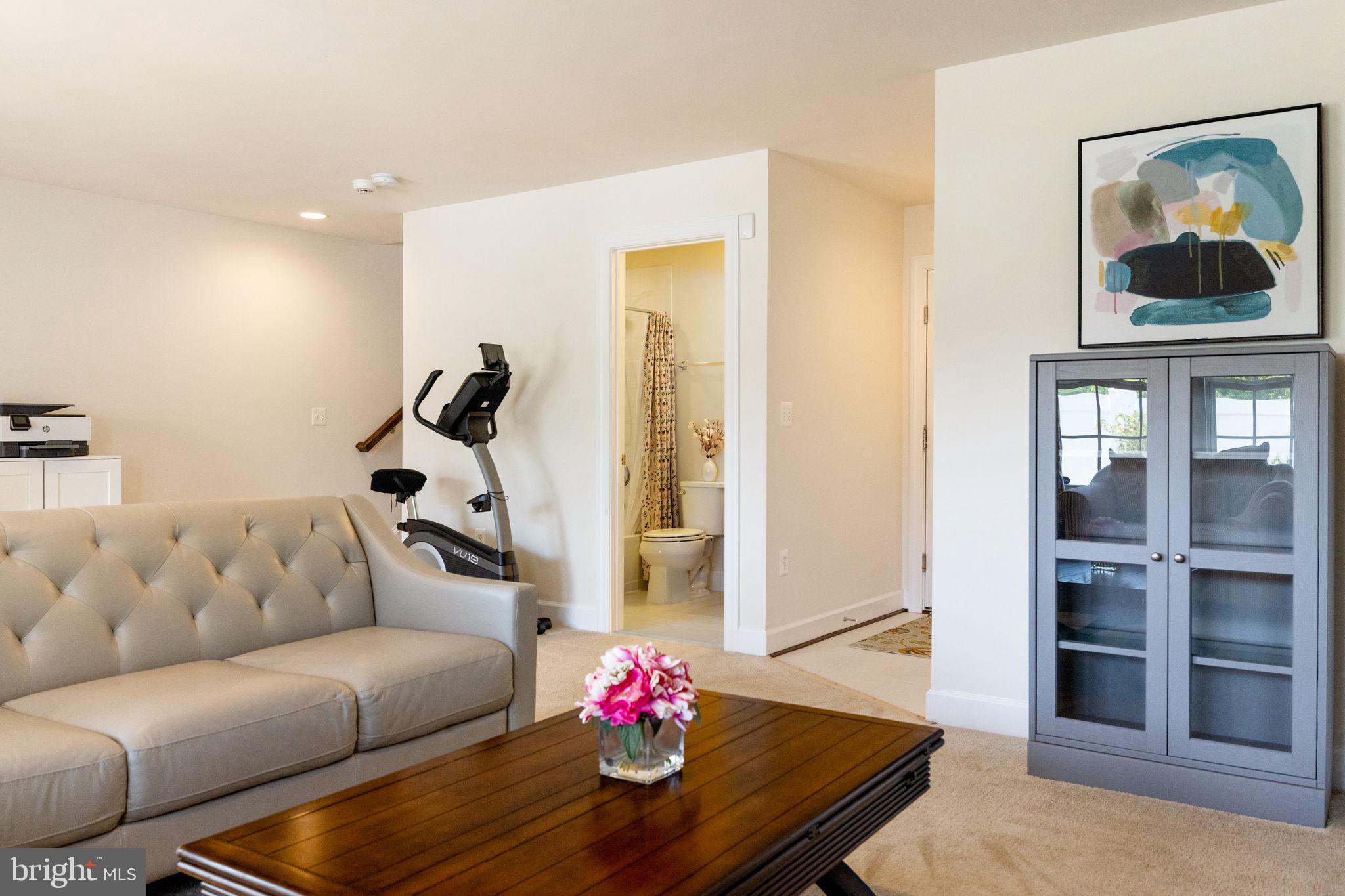 BRADLEY SQUARE - Residential