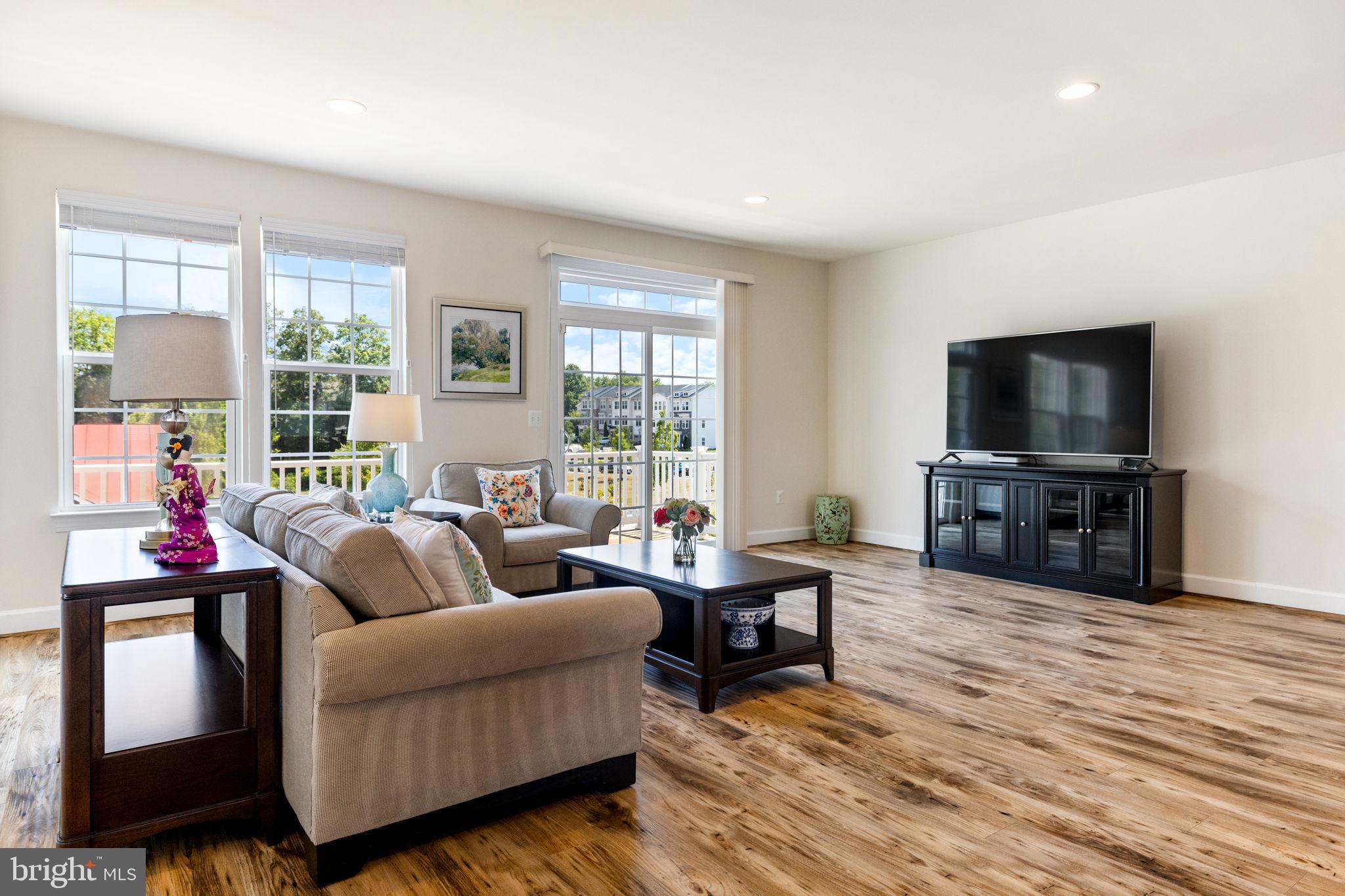 BRADLEY SQUARE - Residential