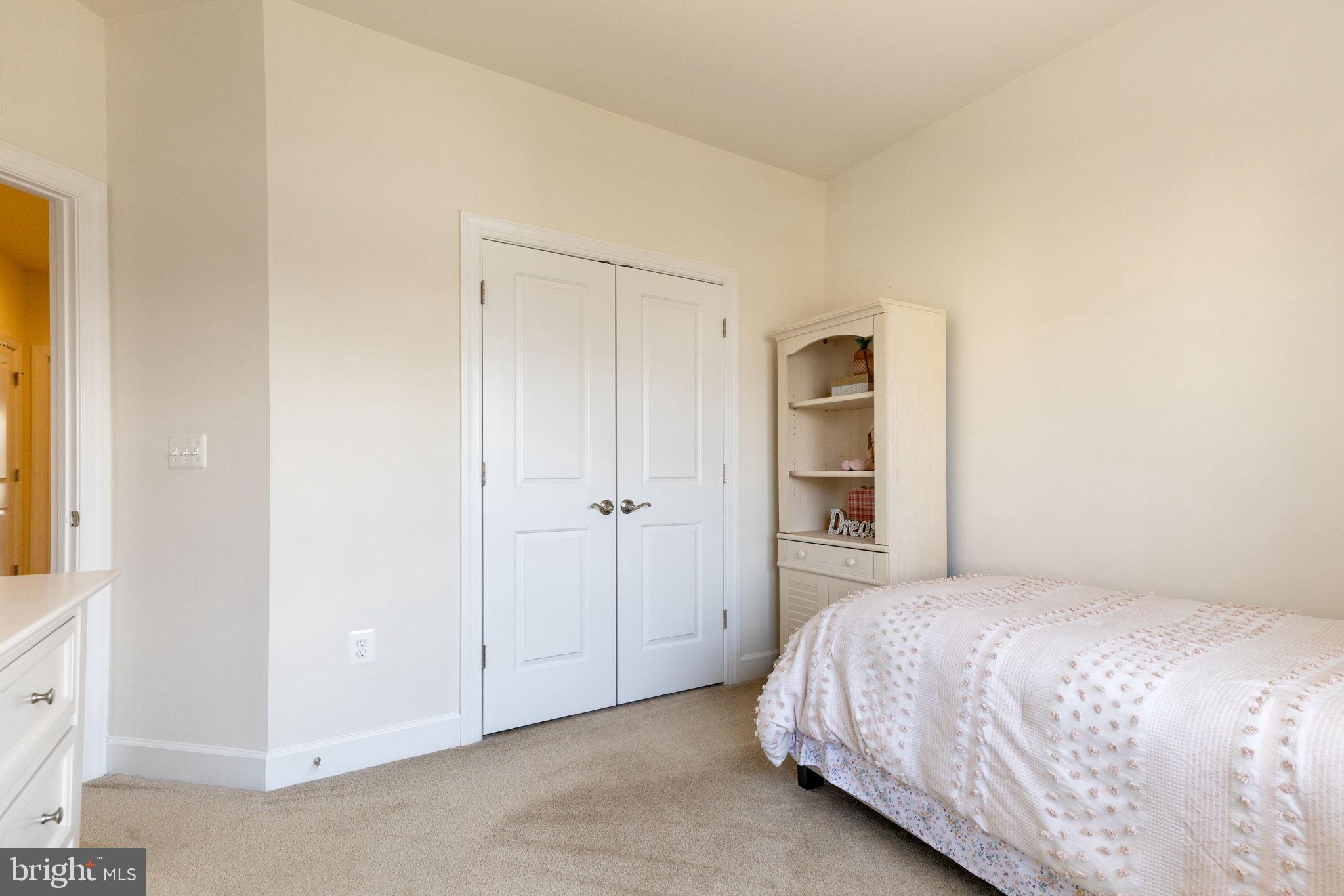 BRADLEY SQUARE - Residential