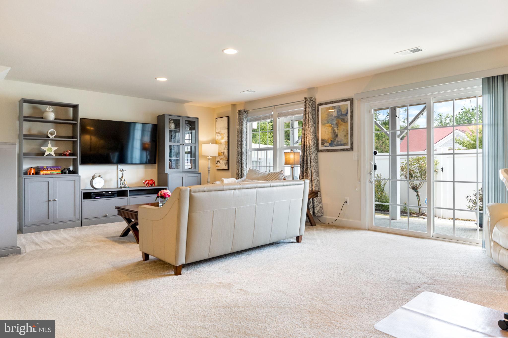 BRADLEY SQUARE - Residential