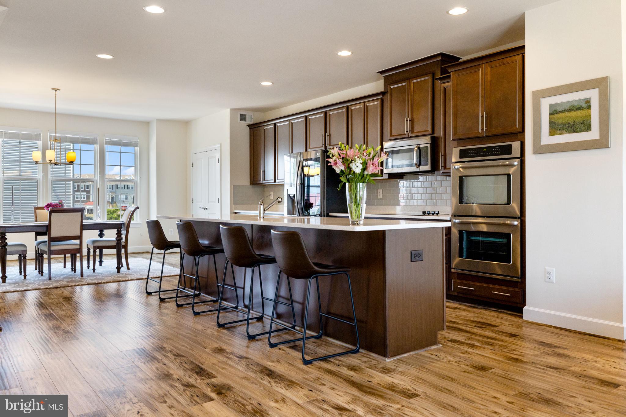 BRADLEY SQUARE - Residential